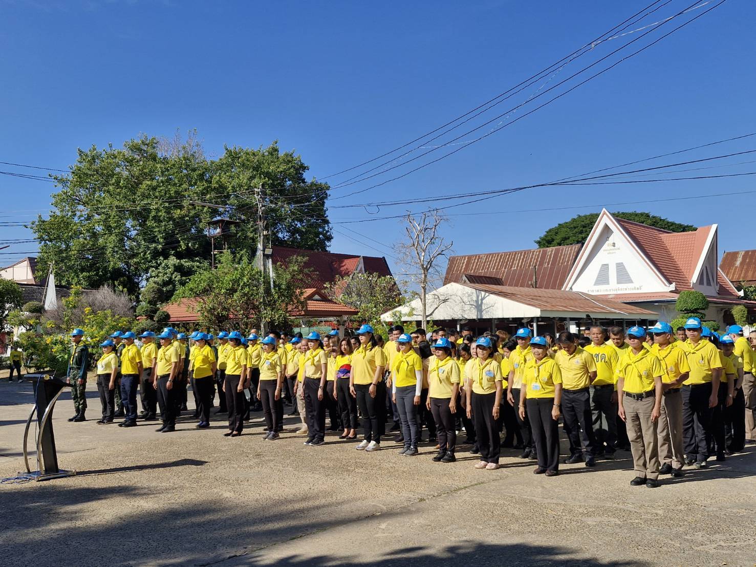 จังหวัดสกลนคร รวมพลังสร้างสัปปายะสู่วัดด้วยวิถี 5 ส (Big Cleaning Day) เพื่อถวายเป็นพระราชกุศล เนื่องในโอกาสวันคล้ายวันพระบรมราชสมภพ พระบาทสมเด็จพระบรมชนกาธิเบศร มหาภูมิพลอดุลยเดชมหาราช บรมนาถบพิตร 5 ธันวาคม 2567 ณ วัดสะพานคำ อำเภอเมืองสกลนคร