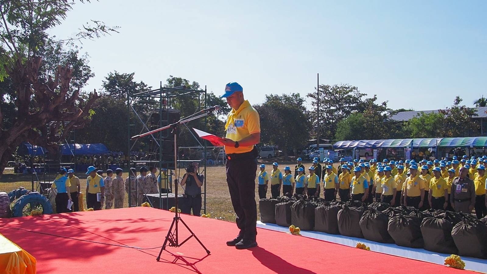 จิตอาสาพระราชทาน จังหวัดสกลนคร ทำความดีด้วยหัวใจ จัดกิจกรรมจิตอาสาออกให้บริการประชาชน มอบถุงพระราชทานเนื่องในวันคล้ายวันพระบรมราชสมภพ พระบาทสมเด็จพระบรมชนกาธิเบศร มหาภูมิพลอดุลยเดชมหาราช บรมนาถบพิตร วันชาติ และวันพ่อแห่งชาติ