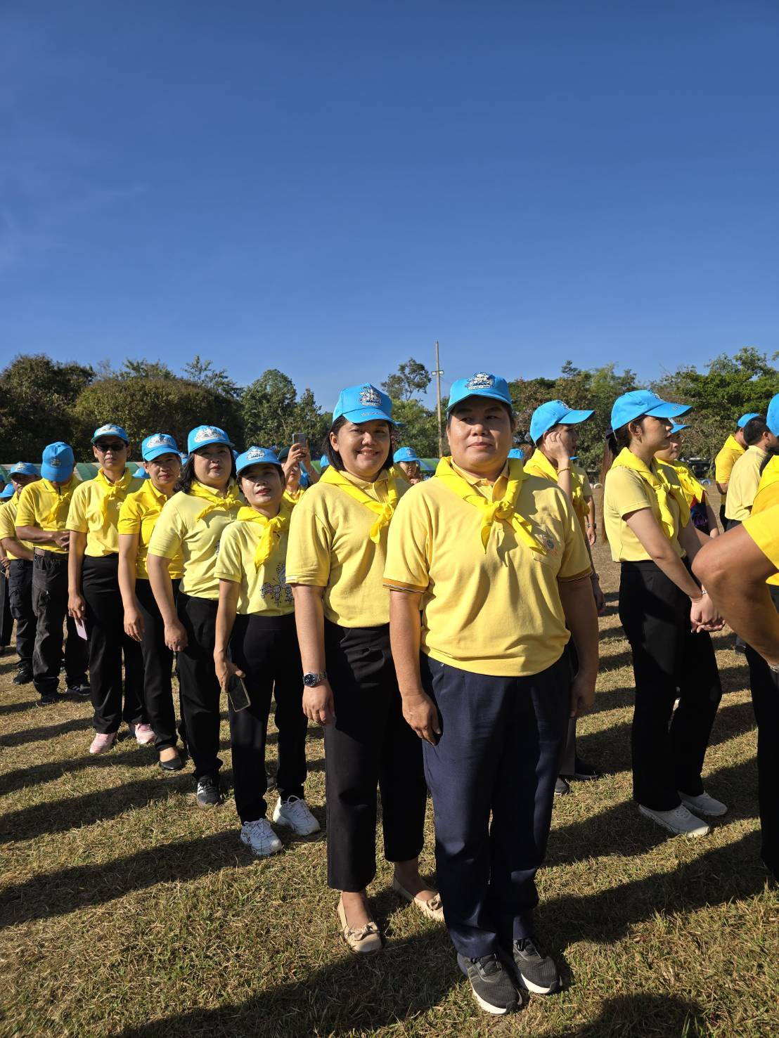 จิตอาสาพระราชทาน จังหวัดสกลนคร ทำความดีด้วยหัวใจ จัดกิจกรรมจิตอาสาออกให้บริการประชาชน มอบถุงพระราชทานเนื่องในวันคล้ายวันพระบรมราชสมภพ พระบาทสมเด็จพระบรมชนกาธิเบศร มหาภูมิพลอดุลยเดชมหาราช บรมนาถบพิตร วันชาติ และวันพ่อแห่งชาติ