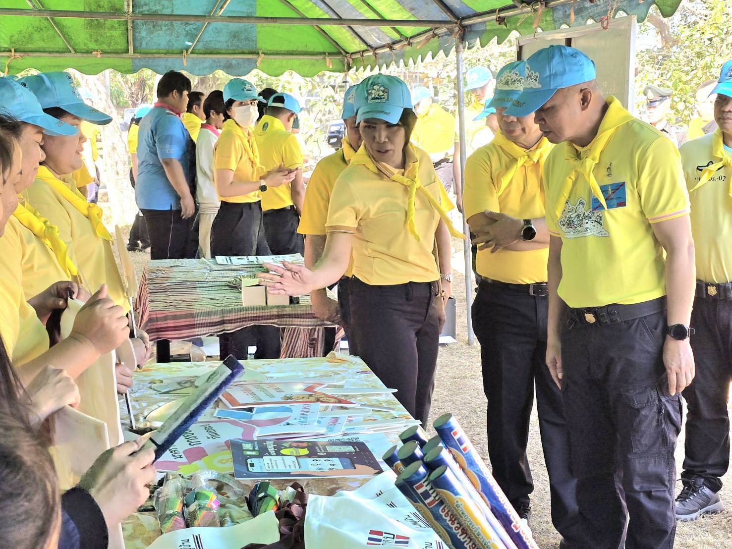 จิตอาสาพระราชทาน จังหวัดสกลนคร ทำความดีด้วยหัวใจ จัดกิจกรรมจิตอาสาออกให้บริการประชาชน มอบถุงพระราชทานเนื่องในวันคล้ายวันพระบรมราชสมภพ พระบาทสมเด็จพระบรมชนกาธิเบศร มหาภูมิพลอดุลยเดชมหาราช บรมนาถบพิตร วันชาติ และวันพ่อแห่งชาติ