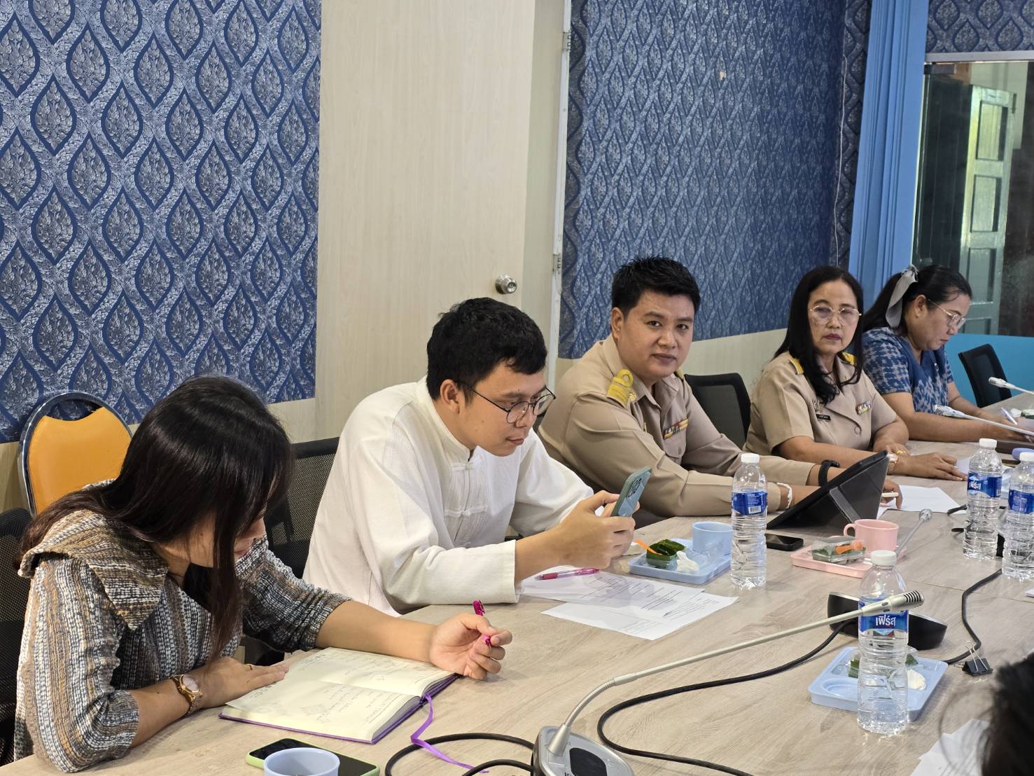 📢พช.สกลนคร จัดประชุมจัดทำหลักสูตรโครงการ/กิจกรรมตามแผนการปฏิบัติงานและแผนการใช้จ่ายงบประมาณ ประจำปีงบประมาณ พ.ศ. 2568 ดำเนินการระดับอำเภอ (ไตรมาสที่ 1 – 2)