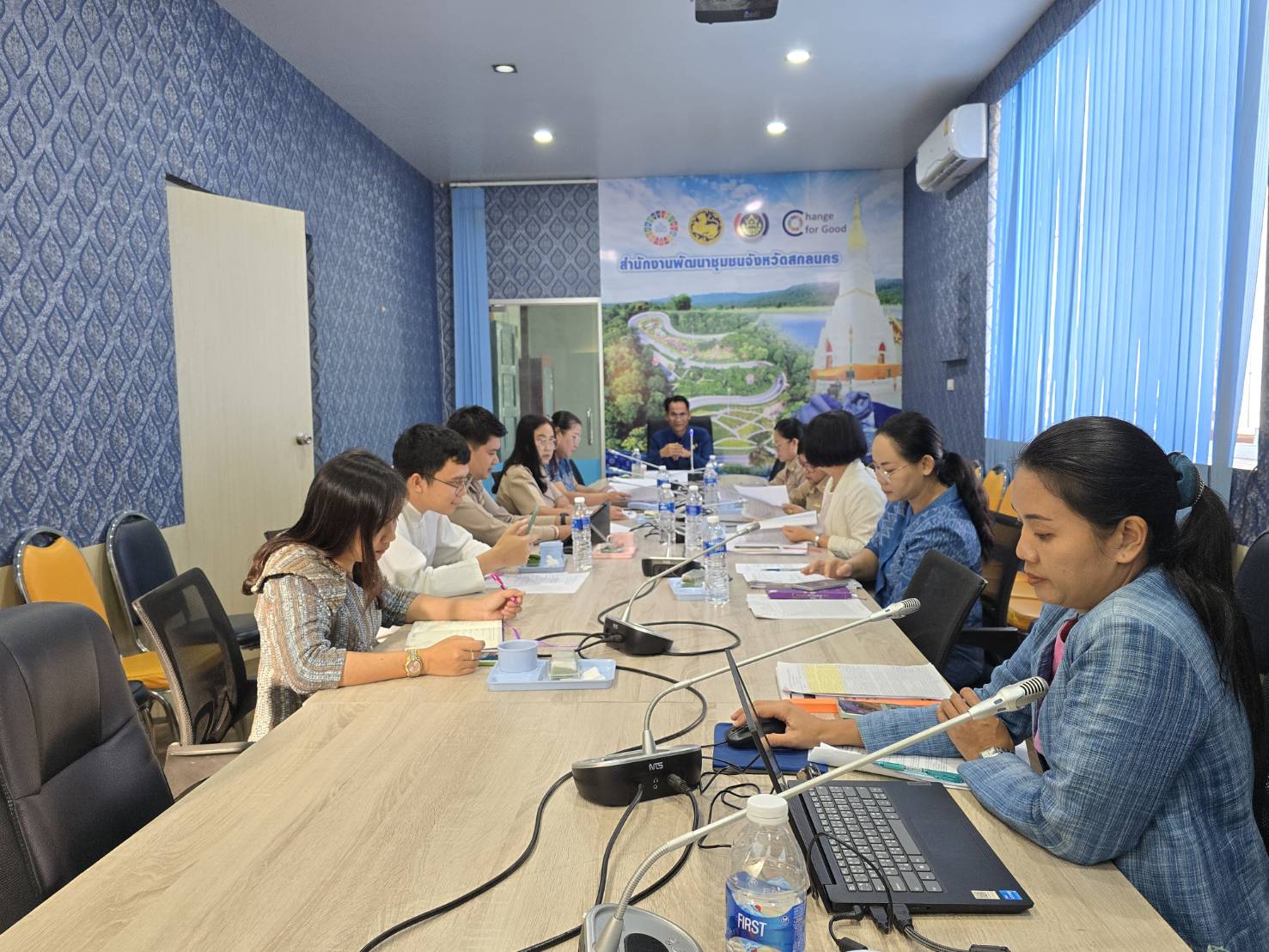 📢พช.สกลนคร จัดประชุมจัดทำหลักสูตรโครงการ/กิจกรรมตามแผนการปฏิบัติงานและแผนการใช้จ่ายงบประมาณ ประจำปีงบประมาณ พ.ศ. 2568 ดำเนินการระดับอำเภอ (ไตรมาสที่ 1 – 2)
