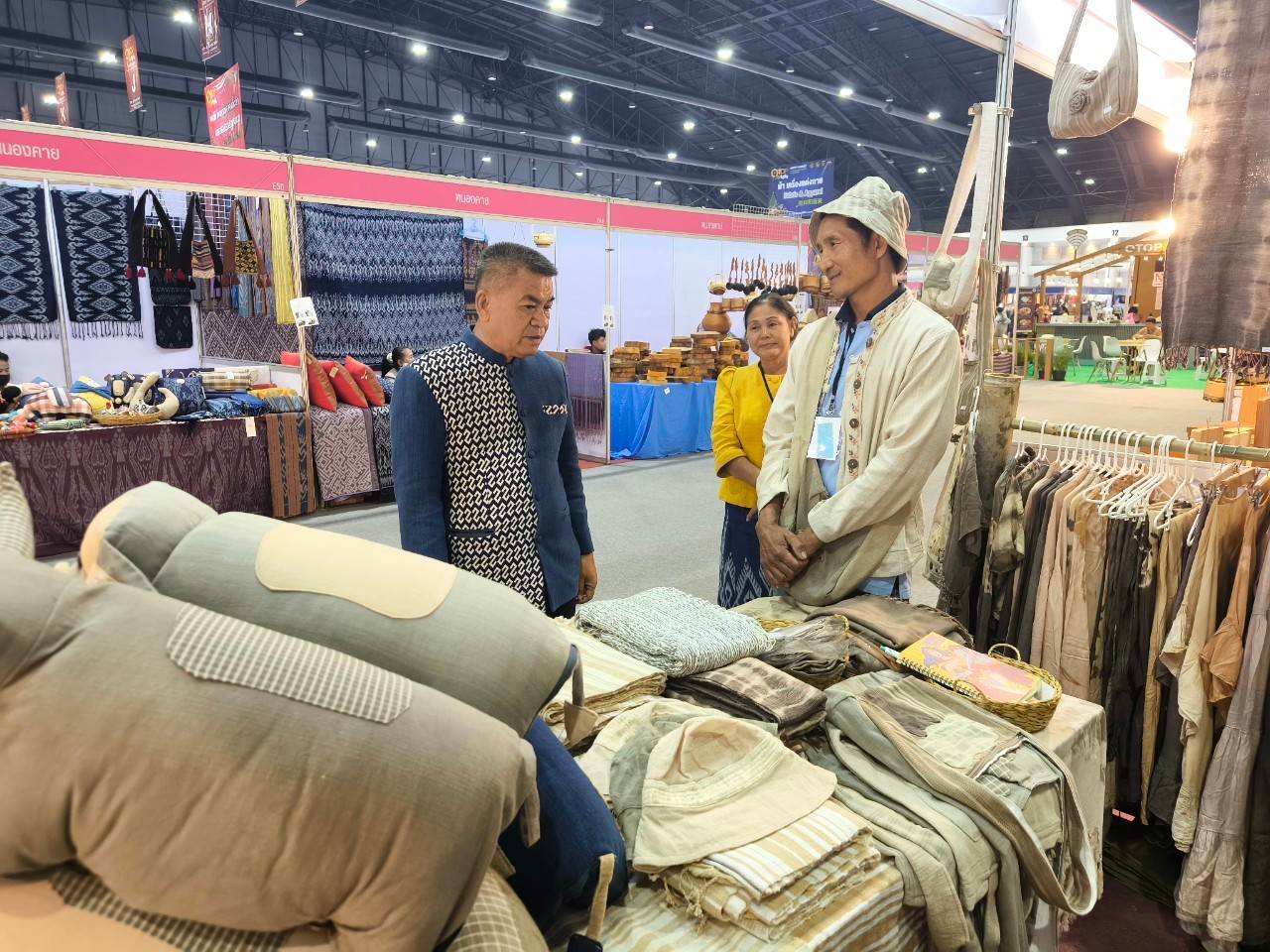 📢พช.สกลนคร ชวนเที่ยวงาน OTOP CITY 2024 Happy Market “มอบความสุข ด้วยของขวัญล้ำค่า จากภูมิปัญญาไทย” 14-22 ธ.ค. 67 ณ ชาเลนเจอร์ฮอลล์ 1-3 ศูนย์แสดงสินค้าและการประชุมอิมแพ็ค เมืองทองธานี