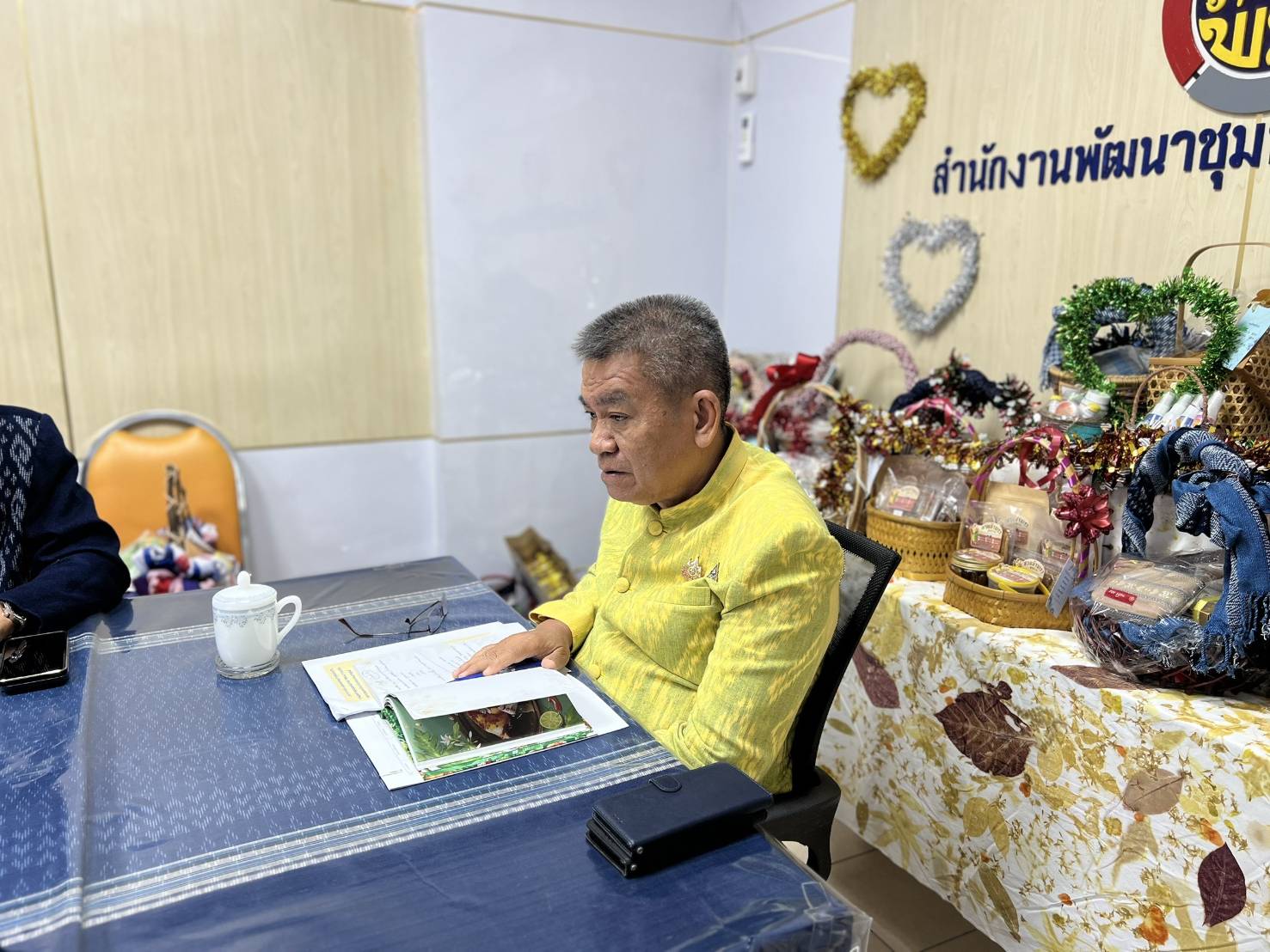 🔊 พัฒนาการจังหวัดสกลนคร มอบนโยบายขับเคลื่อนงานพัฒนาชุมชน ประจำปีงบ ประมาณ พ.ศ. 2568 แก่ทีมงานพัฒนาชุมชนจังหวัดสกลนคร