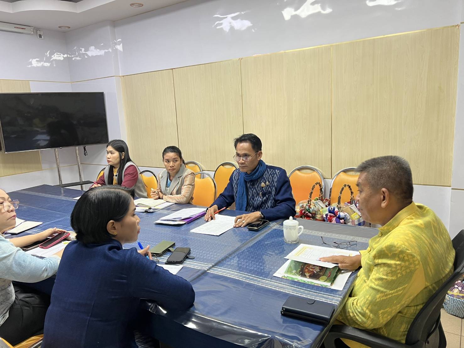 🔊 พัฒนาการจังหวัดสกลนคร มอบนโยบายขับเคลื่อนงานพัฒนาชุมชน ประจำปีงบ ประมาณ พ.ศ. 2568 แก่ทีมงานพัฒนาชุมชนจังหวัดสกลนคร