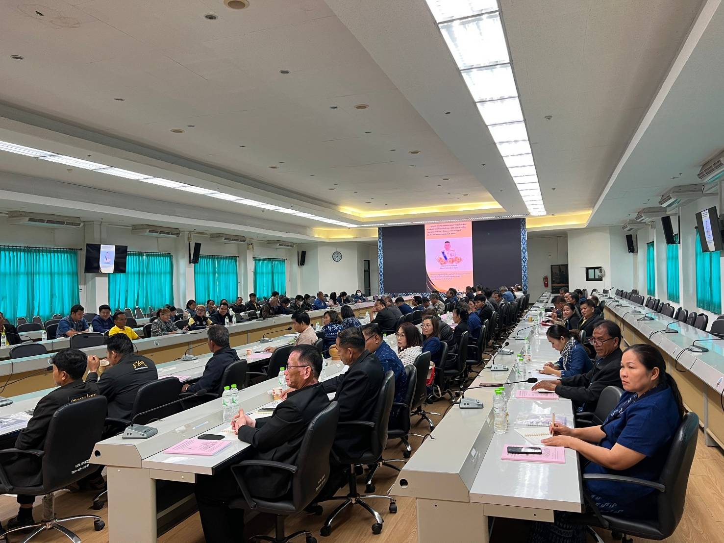 🎯 จังหวัดสกลนคร :ประชุม เชิงปฏิบัติการเสริมสร้างทักษะคณะกรรมการบริหารศูนย์ประสานงานองค์การชุมชนระดับอำเภอ(ศชอ.อ.)ประจำปีงบ ประมาณ พ.ศ.2568