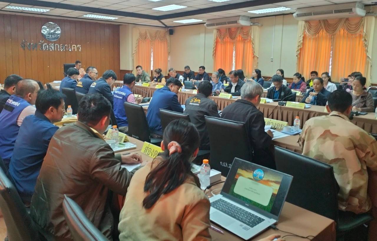 🎯พช.สกลนคร ร่วมประชุมคณะทํางานเฝ้าระวังปัญหายาเสพติดระดับพื้นที่จังหวัดสกลนคร (การประชุมโต๊ะข่าว) ประจำเดือนธันวาคม ๒๕๖๗ ครั้งที่ ๓ ประจําปีงบประมาณ พ.ศ.๒๕๖๘