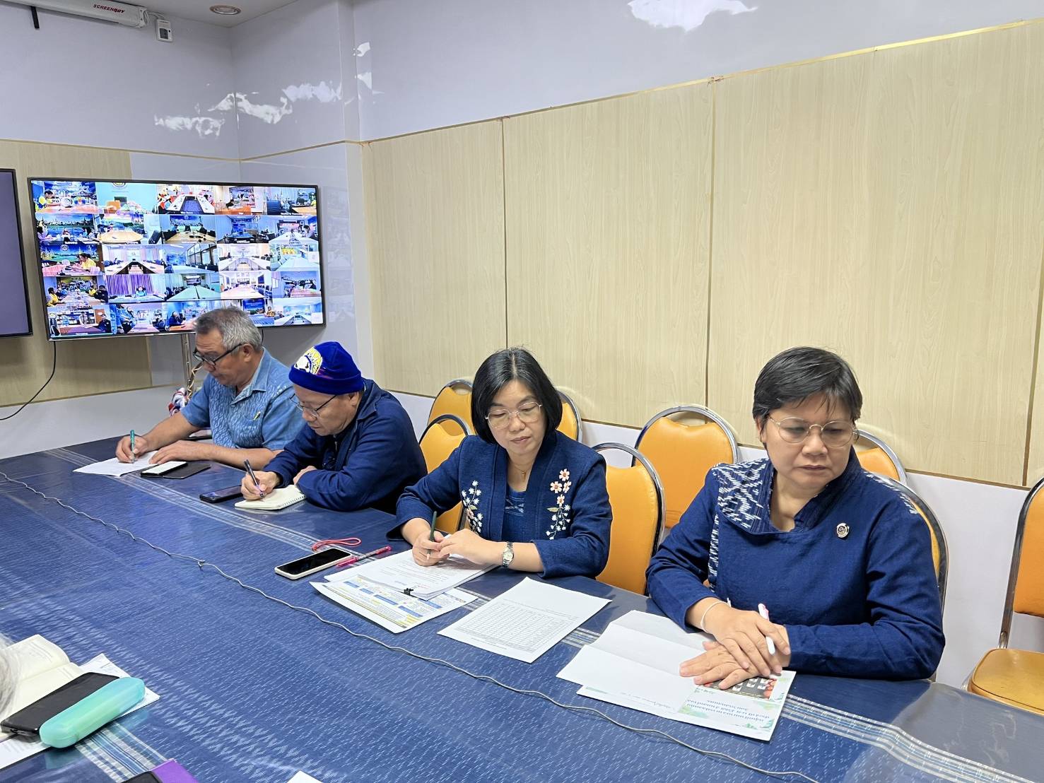 พช.สกลนคร : ร่วมประชุมรับฟังการชี้แจงแนวทางการตรวจประเมินศักยภาพศูนย์เรียนรู้การพัฒนาคุณภาพชีวิตตามหลักทฤษฎีใหม่ประยุกต์สู่ “โคก หนอง นา” ผ่านระบบวีดิทัศน์ทางไกล (video conference)