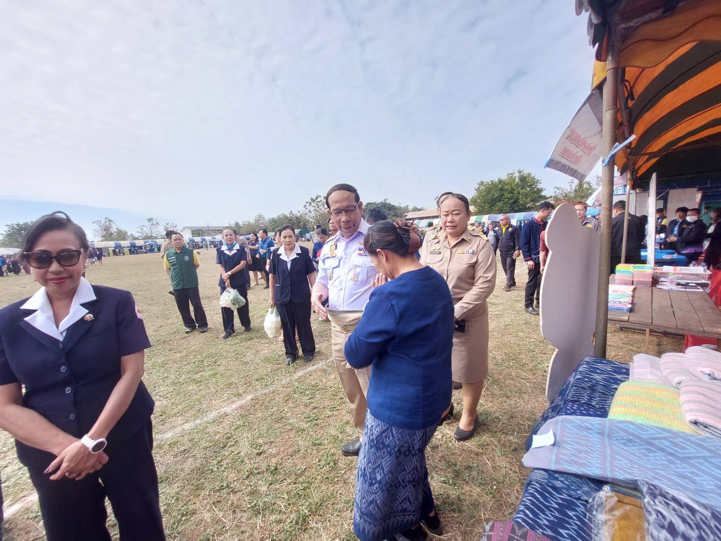 📢จังหวัดเคลื่อนที่ “บำบัดทุกข์ บำรุงสุข สร้างรอยยิ้มให้ประชาชน” ณ โรงเรียนชุมชนบ่อแสนพันมิตรภาพที่ 211 บ้านแสนพัน หมู่ที่ 11 ตำบลอุ่มจาน อำเภอกุสุมาลย์ จังหวัดสกลนคร