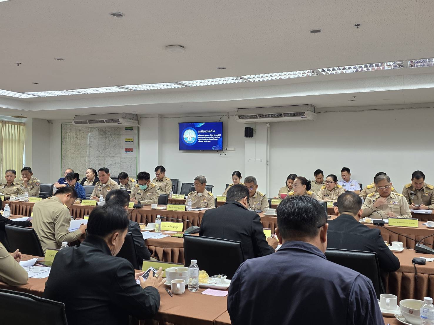 🏘พช.สกลนคร : ร่วมประชุมหน่วยงานสังกัดกระทรวงมหาดไทยและนายอำเภอ