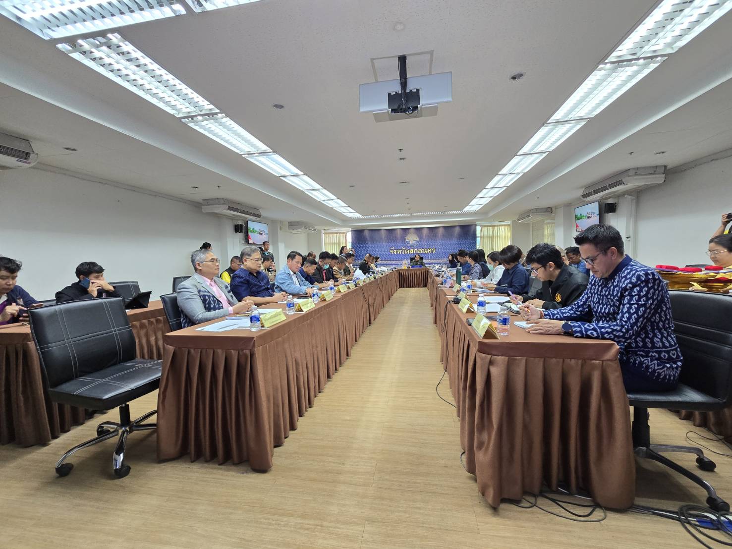 📢จังหวัดสกลนคร : เตรียมความพร้อมจัดกิจกรรมหน่วยแพทย์เคลื่อนที่ตามรอยพระราชดำริเรือพระราชทานเวช พาหน์ระดับจังหวัด