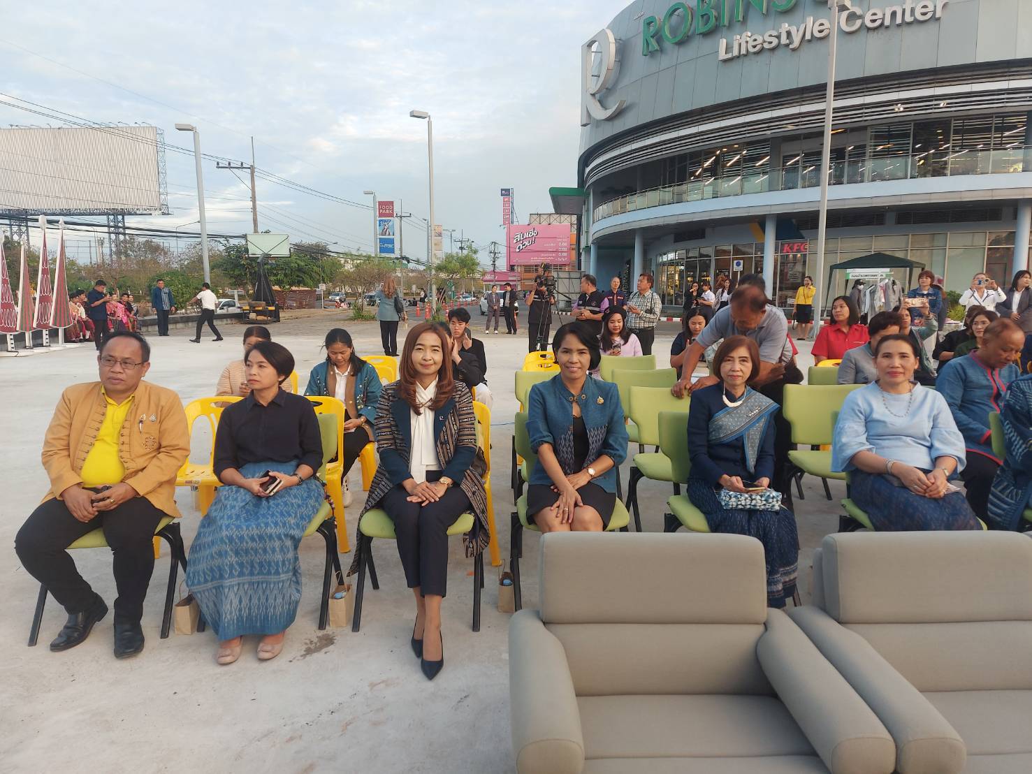 📢จังหวัดสกลนคร จัดการแสดงแลกเปลี่ยนศิลปวัฒนธรรม 2 เชื้อชาติ ไทยสกลนคร- เกาหลี ในวันที่ 6 มกราคม 2568 ส่งเสริมการท่องเที่ยว ส่งเสริมอัตลักษณ์ที่โดดเด่นของจังหวัดสกลนคร ให้เป็นที่รู้จักอย่างแพร่หลาย เฉลิมฉลองโอกาสครบรอบ 65 ปี การสถาปนาความสัมพันธ์ทางการทูต ไทย-เกาหลี