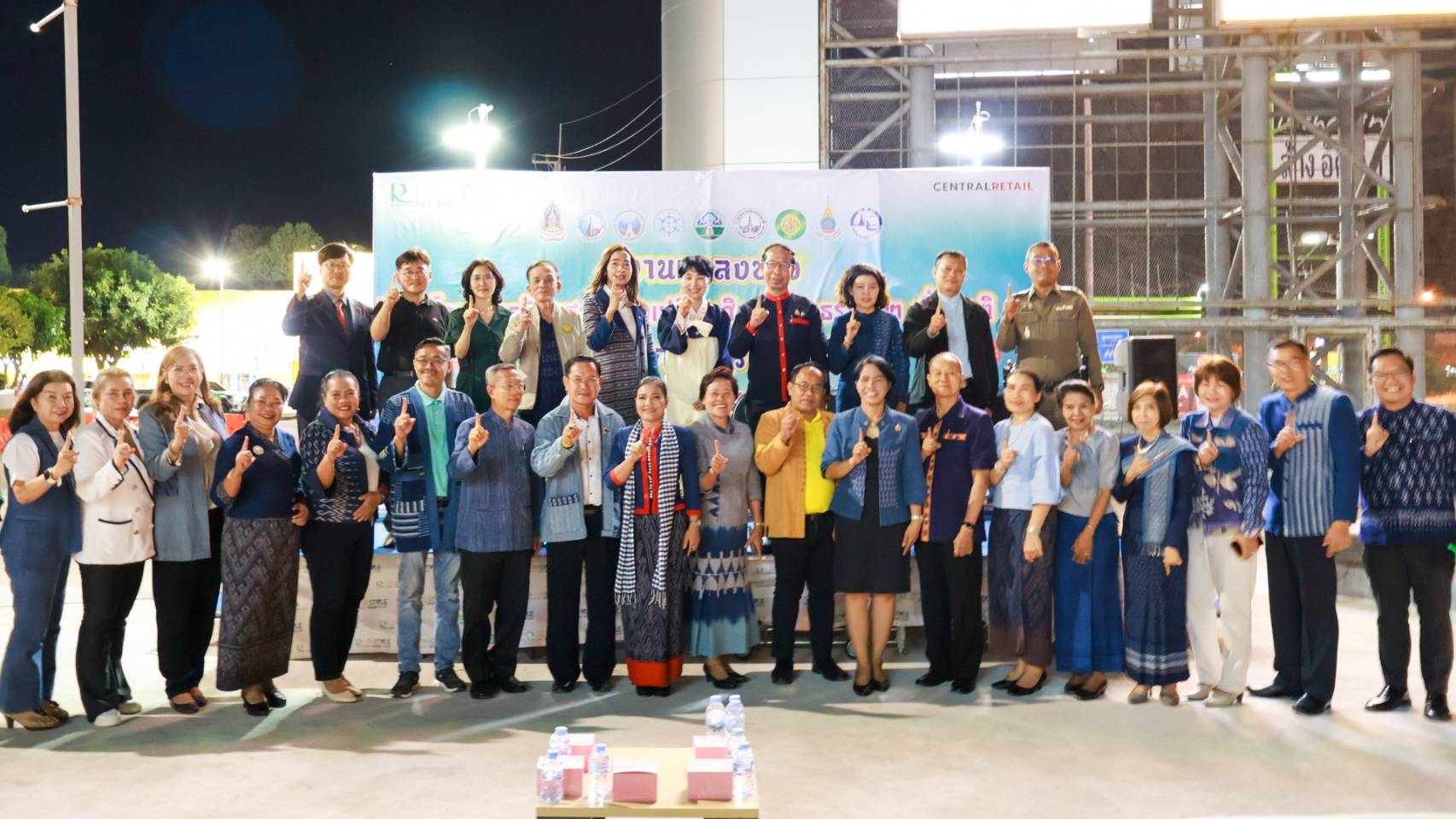 📢จังหวัดสกลนคร จัดการแสดงแลกเปลี่ยนศิลปวัฒนธรรม 2 เชื้อชาติ ไทยสกลนคร- เกาหลี ในวันที่ 6 มกราคม 2568 ส่งเสริมการท่องเที่ยว ส่งเสริมอัตลักษณ์ที่โดดเด่นของจังหวัดสกลนคร ให้เป็นที่รู้จักอย่างแพร่หลาย เฉลิมฉลองโอกาสครบรอบ 65 ปี การสถาปนาความสัมพันธ์ทางการทูต ไทย-เกาหลี