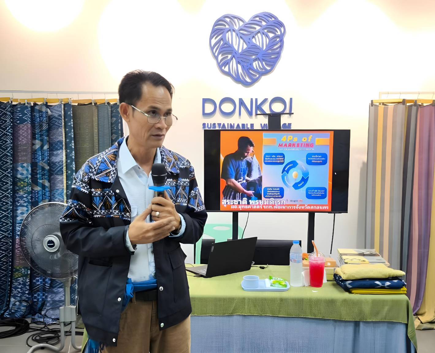 📢จังหวัดสกลนคร : ยกระดับมรดกแห่งภูมิปัญญา ดอนกอยโมเดล สู่การพัฒนาที่ยั่งยืน กิจกรรมหลักที่ 1 ฝึกอบรมการยกระดับมรดกแห่งภูมิปัญญา ดอนกอยโมเดล