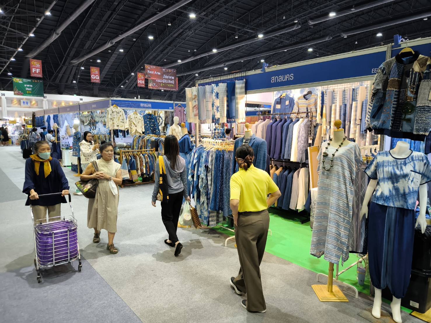 พช.สกลนคร เชิญช้อปในงาน “OTOP City 2024 Happy Market” ระหว่างวันที่ 14 – 22 ธันวาคม 2667 นี้ ณ ชาเลนเจอร์ฮอลล์ 1-3 ศูนย์แสดงสินค้าและการประชุมอิมแพ็ค เมืองทองธานี