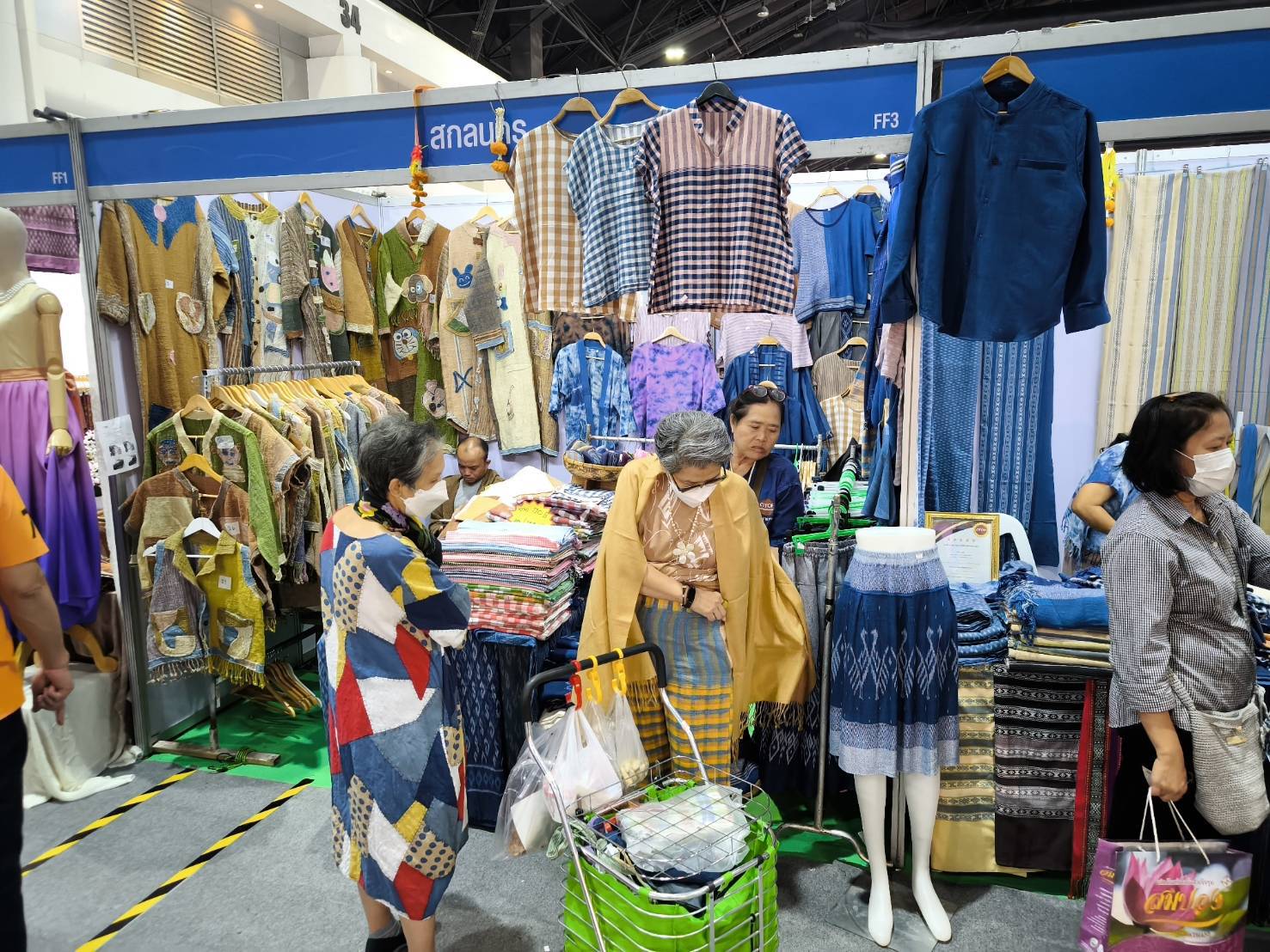 พช.สกลนคร เชิญช้อปในงาน “OTOP City 2024 Happy Market” ระหว่างวันที่ 14 – 22 ธันวาคม 2667 นี้ ณ ชาเลนเจอร์ฮอลล์ 1-3 ศูนย์แสดงสินค้าและการประชุมอิมแพ็ค เมืองทองธานี
