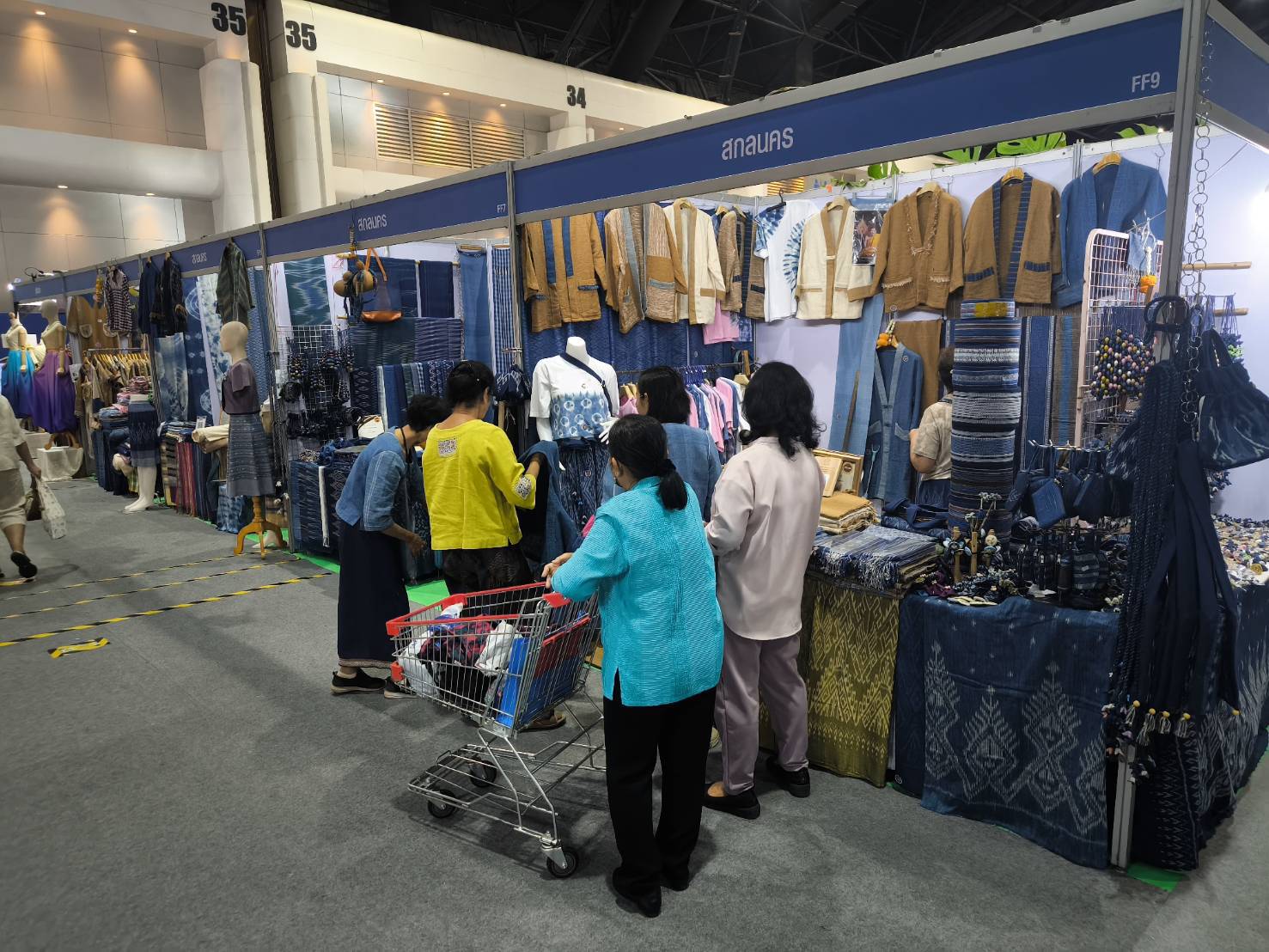 📰พช.สกลนคร เชิญช้อปในงาน “OTOP City 2024 Happy Market” ระหว่างวันที่ 14 – 22 ธันวาคม 2667 นี้ ณ ชาเลนเจอร์ฮอลล์ 1-3 ศูนย์แสดงสินค้าและการประชุมอิมแพ็ค เมืองทองธานี