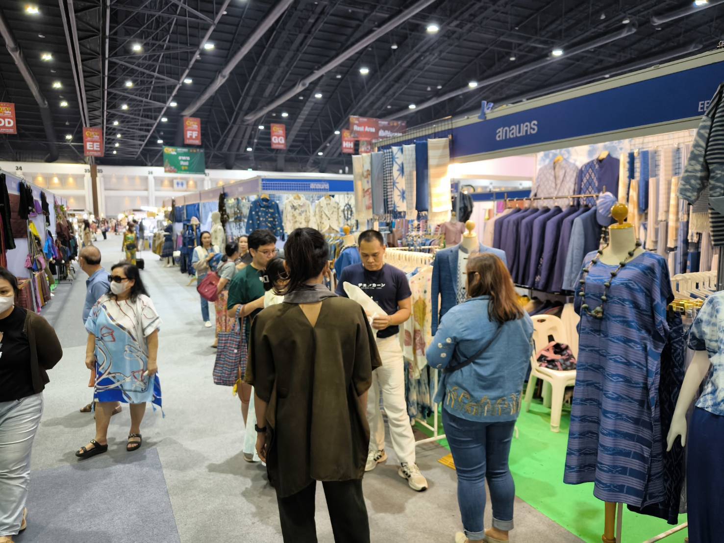ทะลุ 7 ล้าน ขอขอบคุณลูกค้าทุกท่านที่ร่วม “มอบความสุข ด้วยของขวัญล้ำค่า จากภูมิปัญญาไทย”ในงาน “OTOP City 2024 Happy Market” ระหว่างวันที่ 14 – 22 ธันวาคม 2667 นี้ ณ ชาเลนเจอร์ฮอลล์ 1-3 ศูนย์แสดงสินค้าและการประชุมอิมแพ็ค เมืองทองธานี