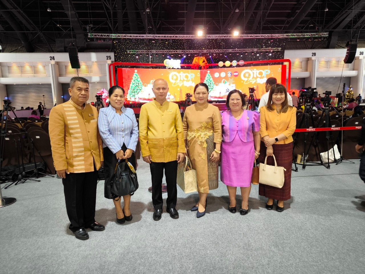 พิธีเปิดสุดยิ่งใหญ่ !! “OTOP City 2024 Happy Market” กระทรวงมหาดไทยมอบความสุขให้คนไทยส่งท้ายปลายปี