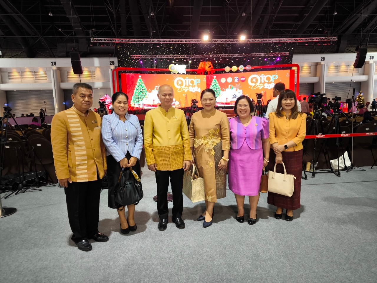 พิธีเปิดสุดยิ่งใหญ่ !! “OTOP City 2024 Happy Market” กระทรวงมหาดไทยมอบความสุขให้คนไทยส่งท้ายปลายปี