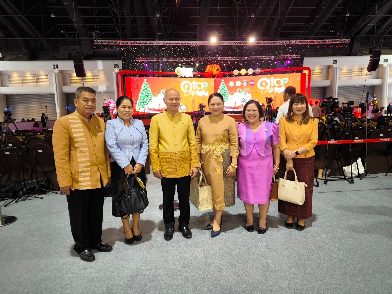 พิธีเปิดสุดยิ่งใหญ่ !! “OTOP City 2024 Happy Market” กระทรวงมหาดไทยมอบความสุขให้คนไทยส่งท้ายปลายปี