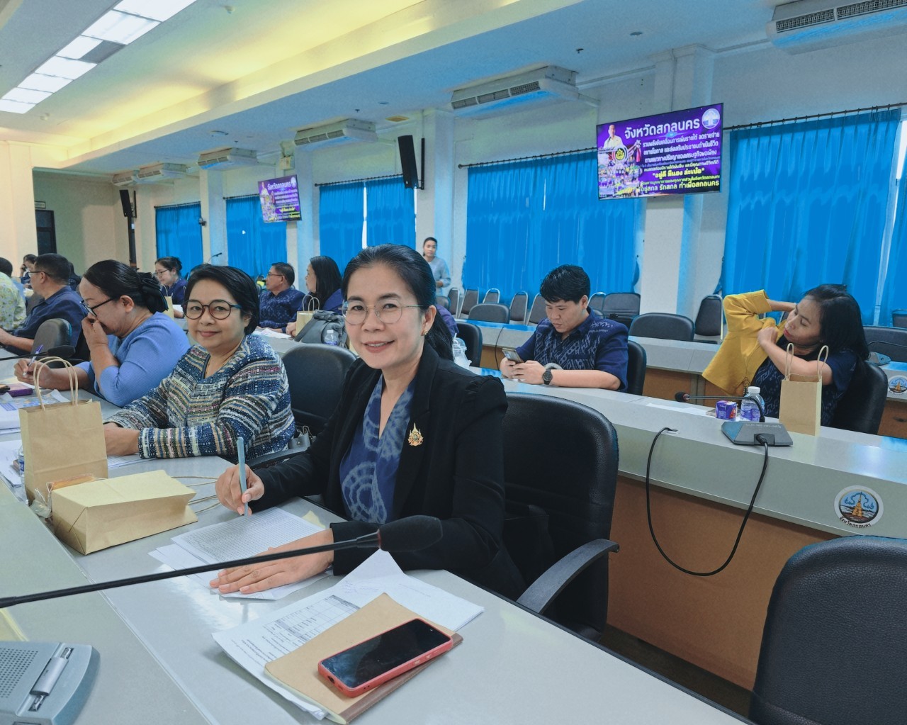 ข่าว พช.สกลนคร 📰ผู้ว่าราชการจังหวัดสกลนคร เป็นประธานการประชุมคณะกรรมการขับเคลื่อนการเพิ่มรายได้ ลดรายจ่าย ขยายโอกาส และส่งเสริมการดำเนินชีวิตตามแนวทางปรัชญาของเศรษฐกิจพอเพียง จังหวัดสกลนคร ครั้งที่ 2/2567 “มุ่งเพิ่มรายได้ชุมชน ลดปัญหาสังคม”