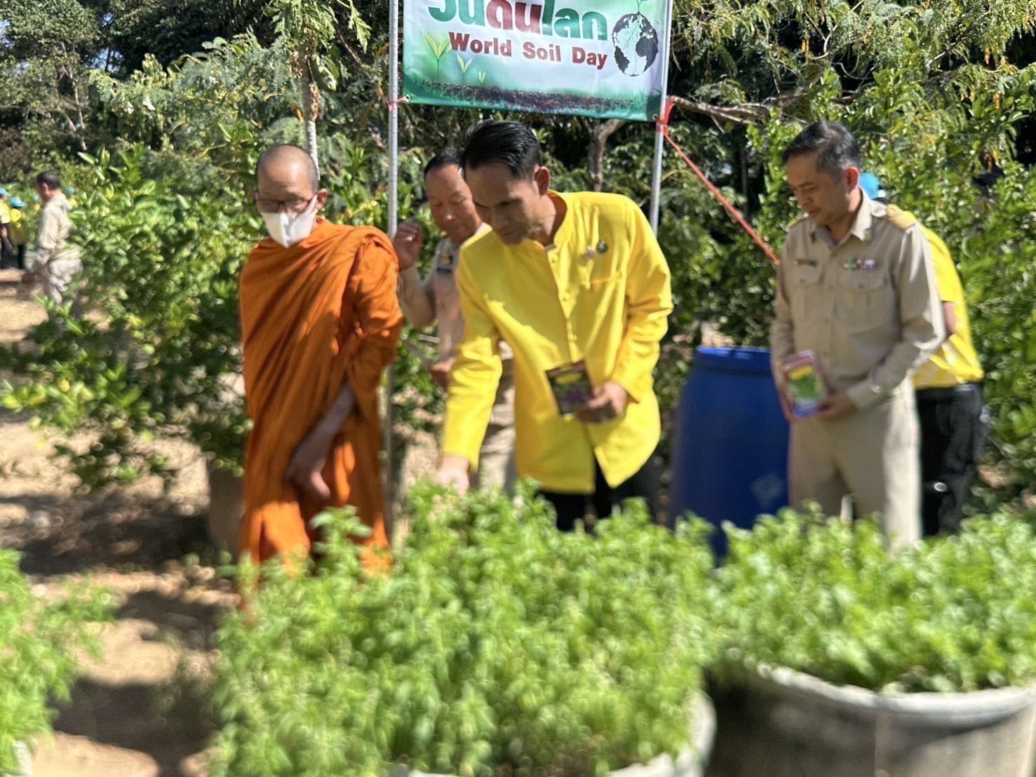🏡 พช.สกลนคร : ร่วมกิจกรรม“วันพัฒนา” อำเภอภูพาน ประจำปี 2567 และการขับเคลื่อน “ตำบลเข้มแข็ง ตามหลักปรัชญาของเศรษฐกิจพอเพียง” พร้อมประกาศความสำเร็จการขับเคลื่อนโครงการเพิ่มรายได้ ลดรายจ่าย ขยายโอกาส และส่งเสริมการดำเนินชีวิตตามแนวทางปรัชญาของเศรษฐกิจพอเพียง อำเภอภูพาน