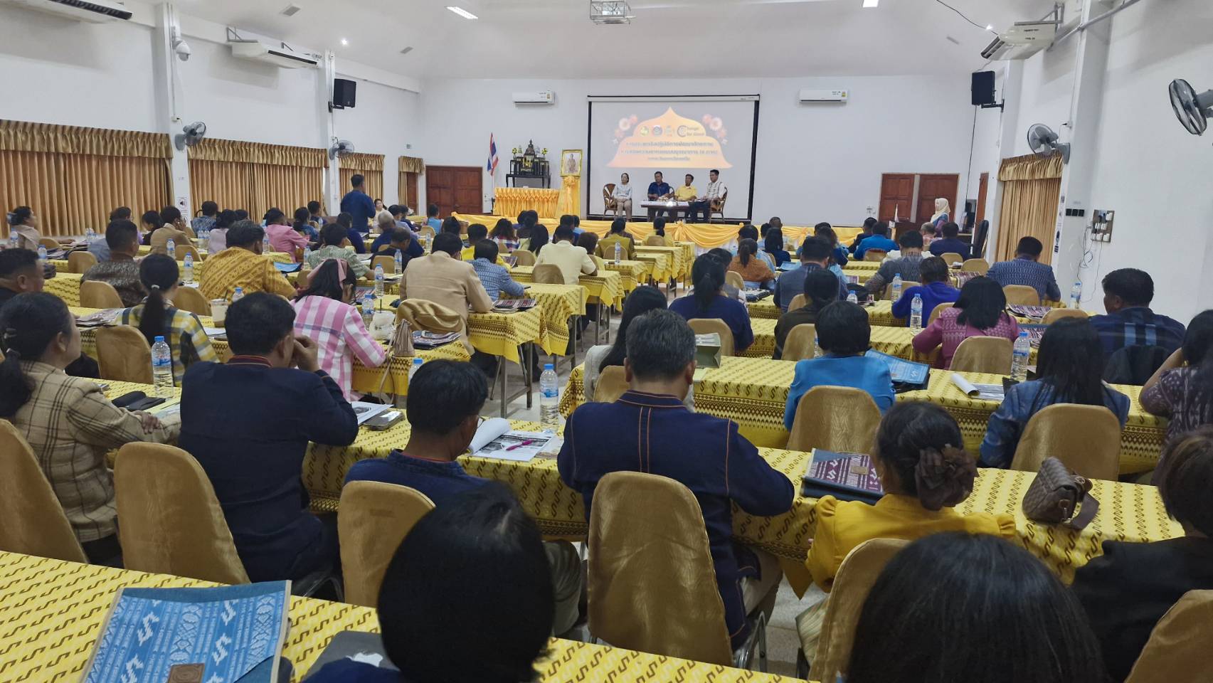 📢พช.สกลนคร : ร่วมประชุมเชิงปฏิบัติการพัฒนาศักยภาพการขจัดความยากจนแบบบูรณาการ (4ภาค) ภาคตะวันออกเฉียงเหนือ ระหว่างวันที่ 13 – 15 ธันวาคม 2567 ณ ศูนย์ศึกษาและพัฒนาชุมชนอุดรธานี