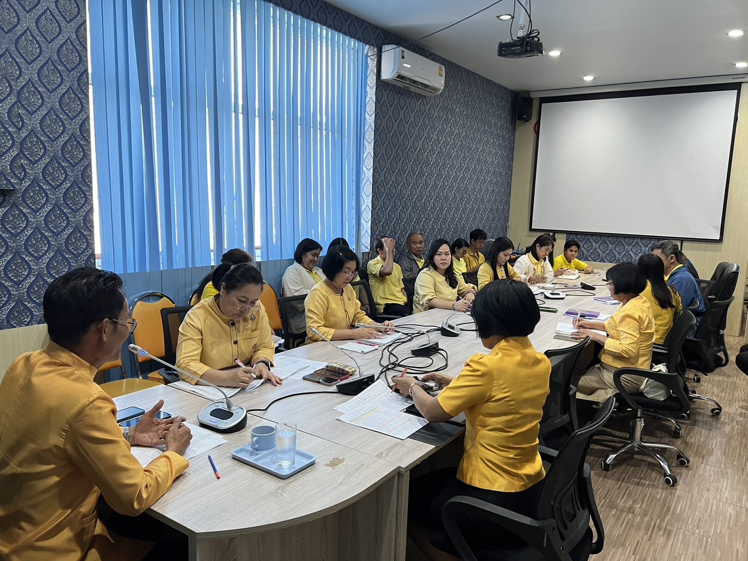 📢พช.สกลนคร : จัดประชุมเจ้าหน้าที่พัฒนาชุมชนจังหวัดเพื่อขับเคลื่อนงานพัฒนาชุมชน