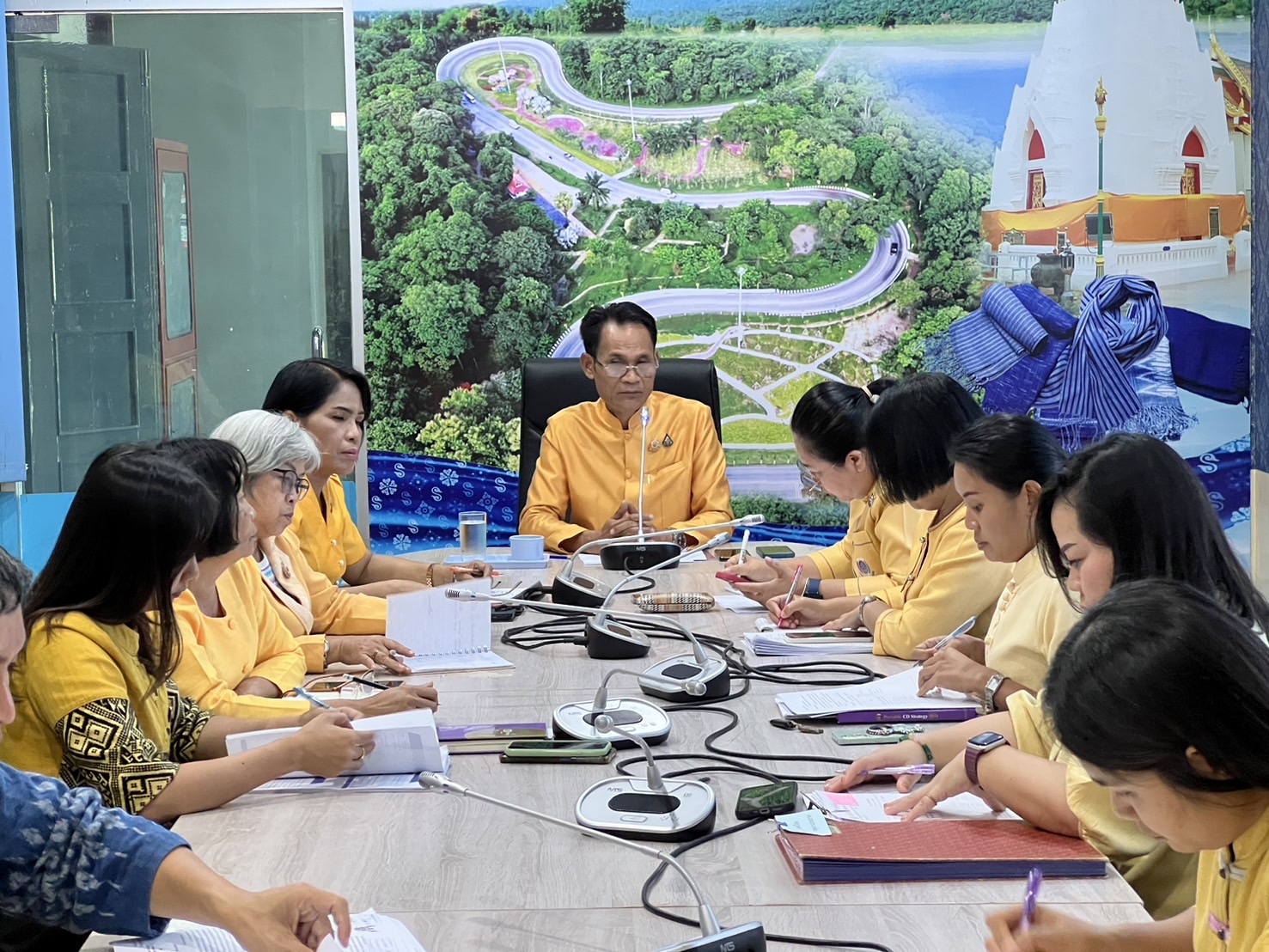 📢พช.สกลนคร : จัดประชุมเจ้าหน้าที่พัฒนาชุมชนจังหวัดเพื่อขับเคลื่อนงานพัฒนาชุมชน