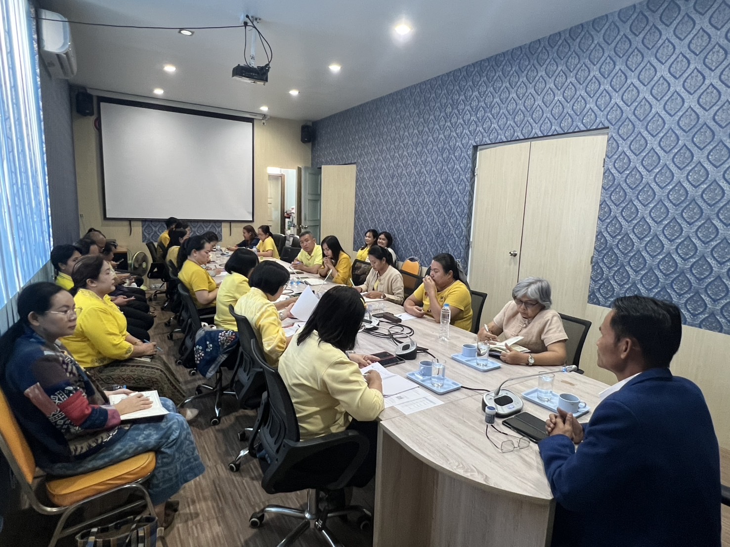 📢พช.สกลนคร : จัดประชุมเจ้าหน้าที่พัฒนาชุมชนจังหวัดเพื่อขับเคลื่อนงานพัฒนาชุมชน