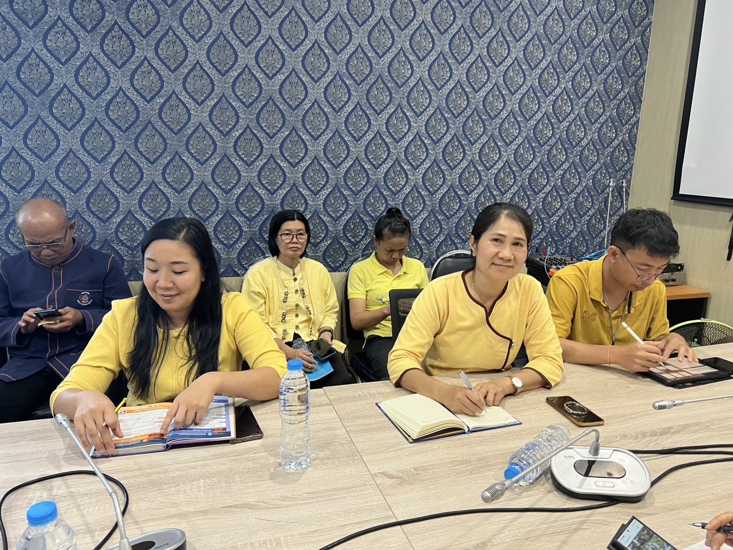 📢พช.สกลนคร : จัดประชุมเจ้าหน้าที่พัฒนาชุมชนจังหวัดเพื่อขับเคลื่อนงานพัฒนาชุมชน
