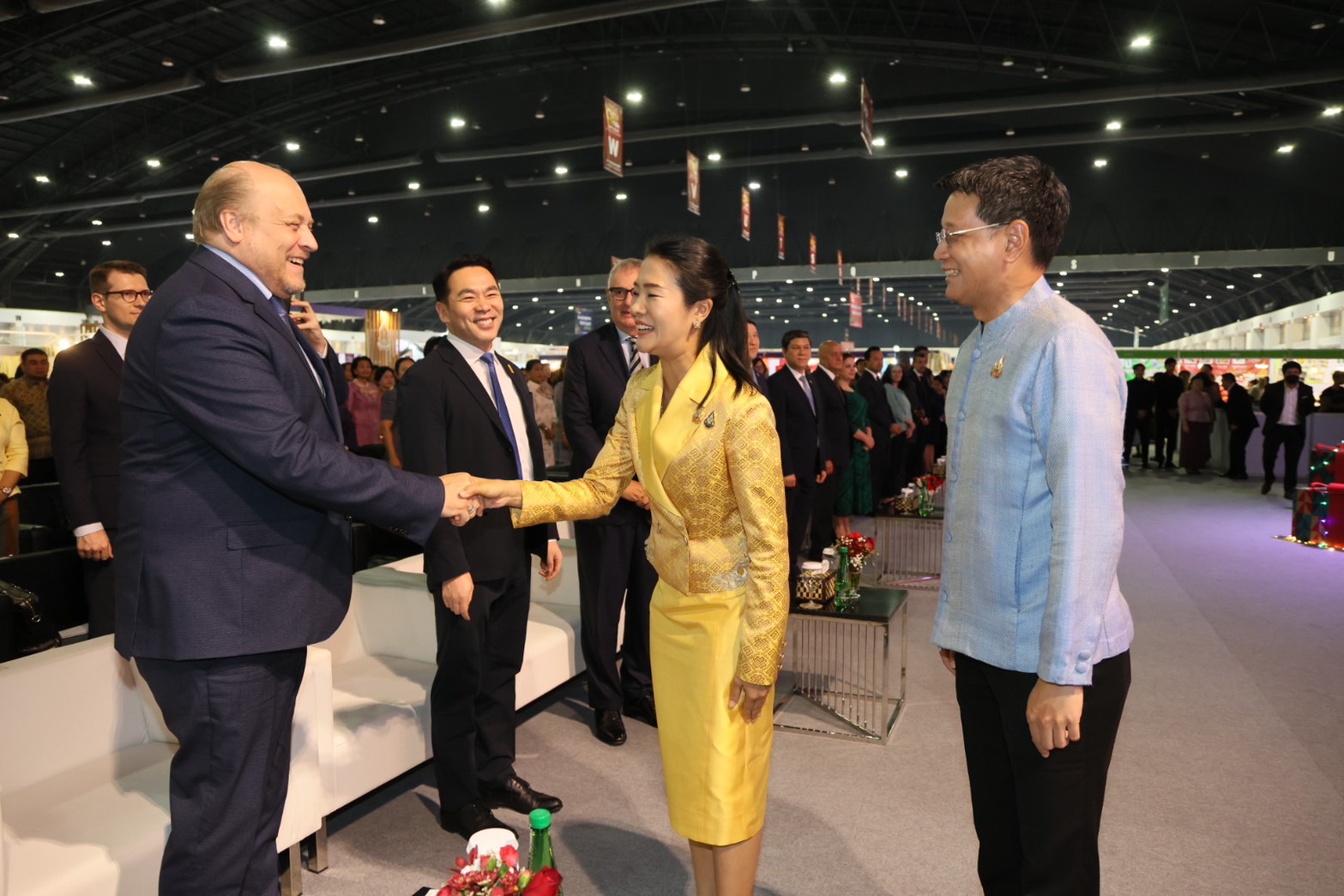พิธีเปิดสุดยิ่งใหญ่ !! “OTOP City 2024 Happy Market” กระทรวงมหาดไทยมอบความสุขให้คนไทยส่งท้ายปลายปี