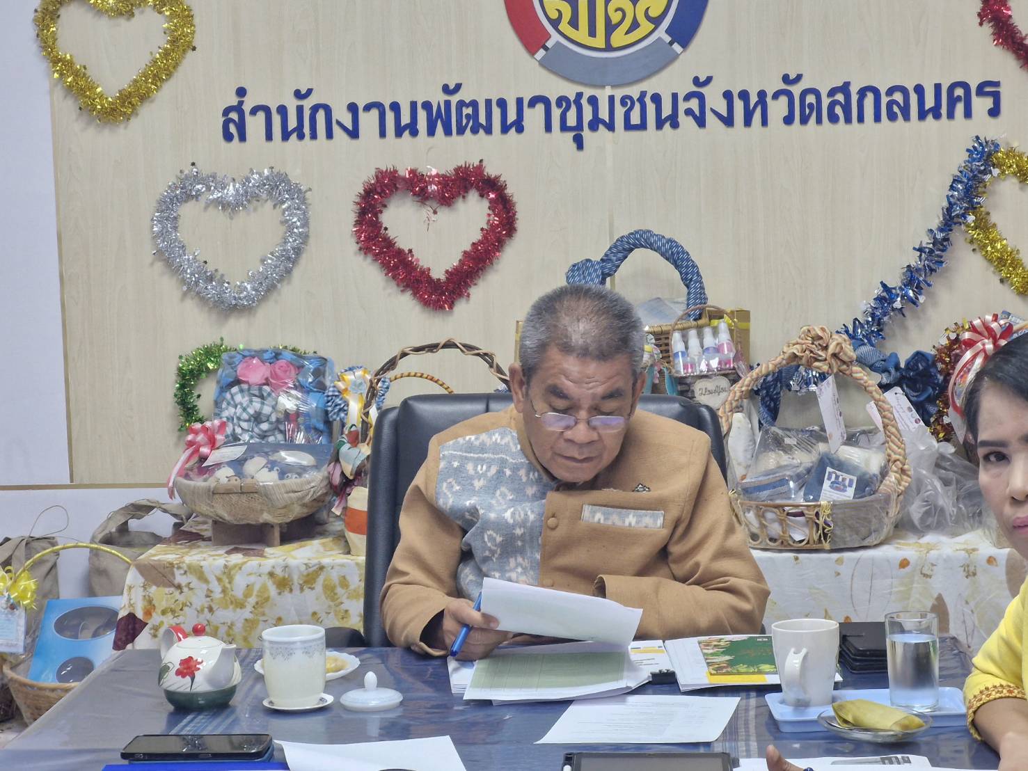📢 พช.สกลนคร : ร่วมประชุมเชิงปฏิบัติการการดำเนินงานตามมาตรการปรับปรุงประสิทธิภาพในการปฏิบัติราชการและตัวชี้วัดการประเมินผลการปฏิบัติราชการ กรมการพัฒนาชุมชน ประจำปีงบประมาณ พ.ศ.2568 (ผ่านระบบวีดีทัศน์ทางไกล)