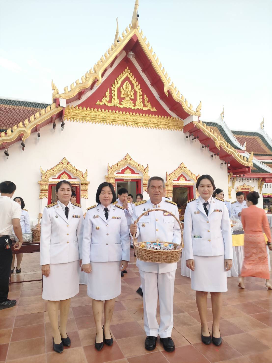 📢📢จังหวัดสกลนคร:จัดพิธีทำบุญตักบาตรและลงนามถวายพระพรเพื่อถวายพระกุศล เนื่องในโอกาสคล้ายวันประสูติ สมเด็จพระเจ้าลูกเธอ เจ้าฟ้าสิริวัณณวรี นารีรัตนราชกัญญา
