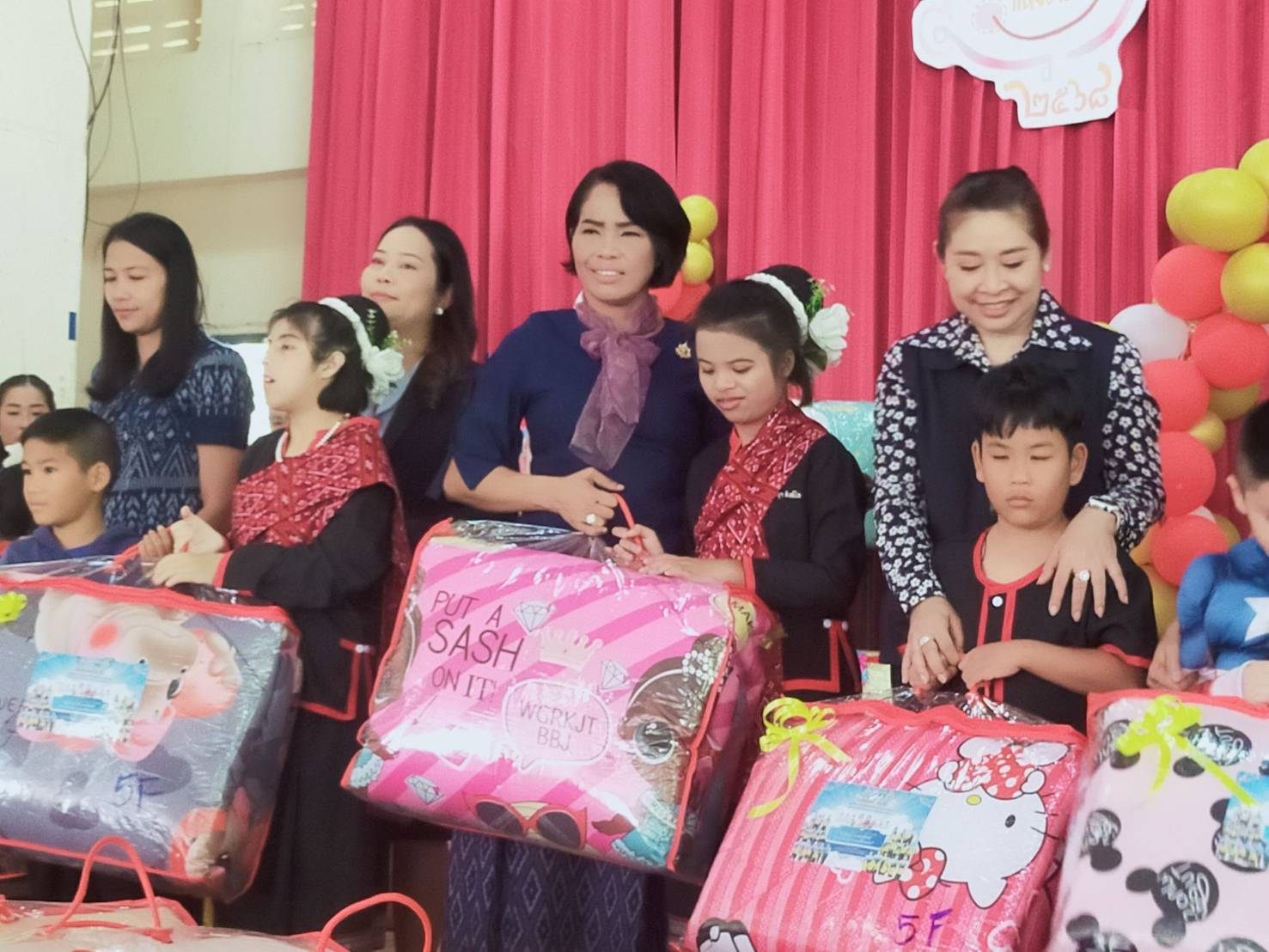 🎯จังหวัดสกลนคร จัดกิจกรรมวันเด็กแด่น้องคนพิเศษจังหวัดสกลนคร ประจำปี 2568 ร่วมส่งมอบความสุข เสริมสร้างพัฒนาการด้านร่างกาย อารมณ์ จิตใจ สังคม และสติปัญญา ผ่านกิจกรรมที่เหมาะสมกับเด็กที่มีความต้องการจำเป็นพิเศษ