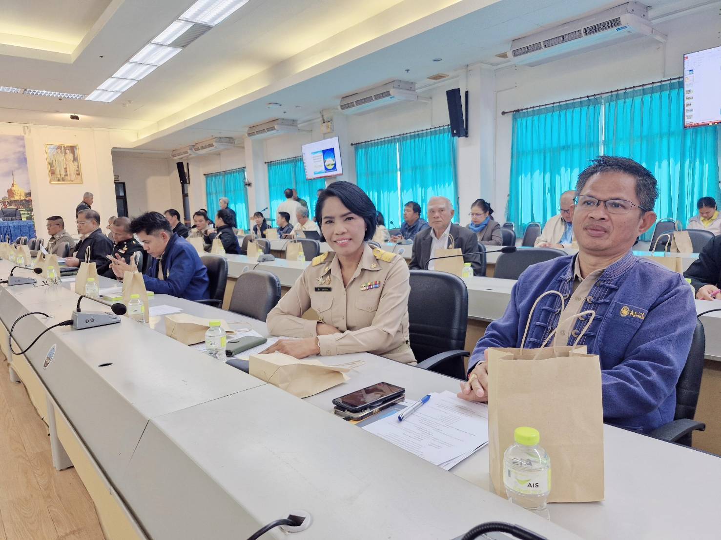 📢จังหวัดสกลนคร : ประชุมคณะกรรมการอำนวยการรักษาความมั่นคงภายในจังหวัดสกลนคร (วาระพิเศษ)เพื่อยกระดับความเข้มงวดในการบังคับใช้กฎหมายที่เกี่ยวข้องกับความมั่นคงในทุกมิติเพื่อให้ประชาชนจังหวัดสกลนครมีความผาสุขปราศจากภัยคุกคามทุกมิติ และรวมทั้งการรักษาทรัพยากรที่มีคุณค่ายิ่งของประเทศ