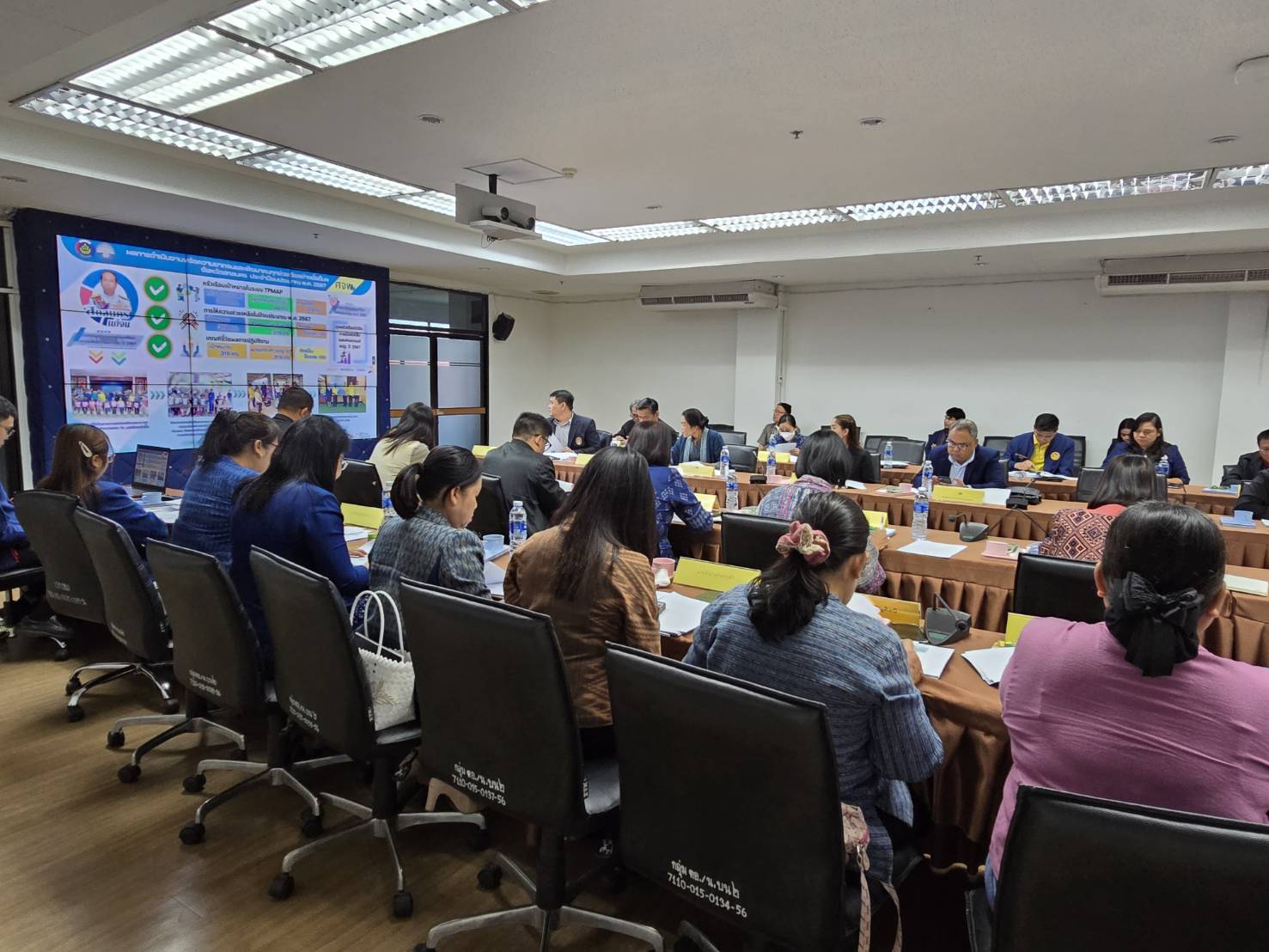 📢จังหวัดสกลนคร : จัดประชุมคณะกรรมการบริหารศูนย์อำนวยการขจัดความยากจนและพัฒนาคนทุกช่วงวัยอย่างยั่งยืนตามหลักปรัชญาของเศรษฐกิจพอเพียงจังหวัดสกลนคร (คณะกรรมการ ศจพ.จ.) เพื่อส่งเสริมการบูรณาการกลไกการขับเคลื่อนการขจัดความยากจนระดับจังหวัด ตามโครงการส่งเสริมการบูรณาการกลไกการขับเคลื่อนการขจัดความยากจน ปี 2568