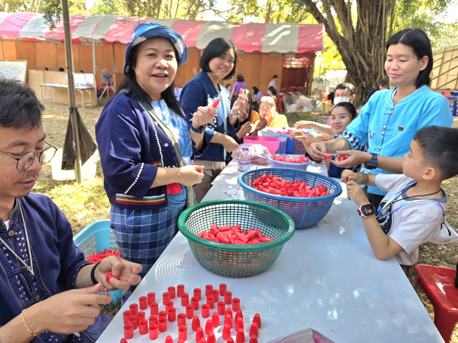 📢พช.สกลนคร : ร่วมกิจกรรมออกร้านมัจฉากาชาด ในงานรวมน้ำใจไทสกล จังหวัดสกลนคร ประจำปี 2568
