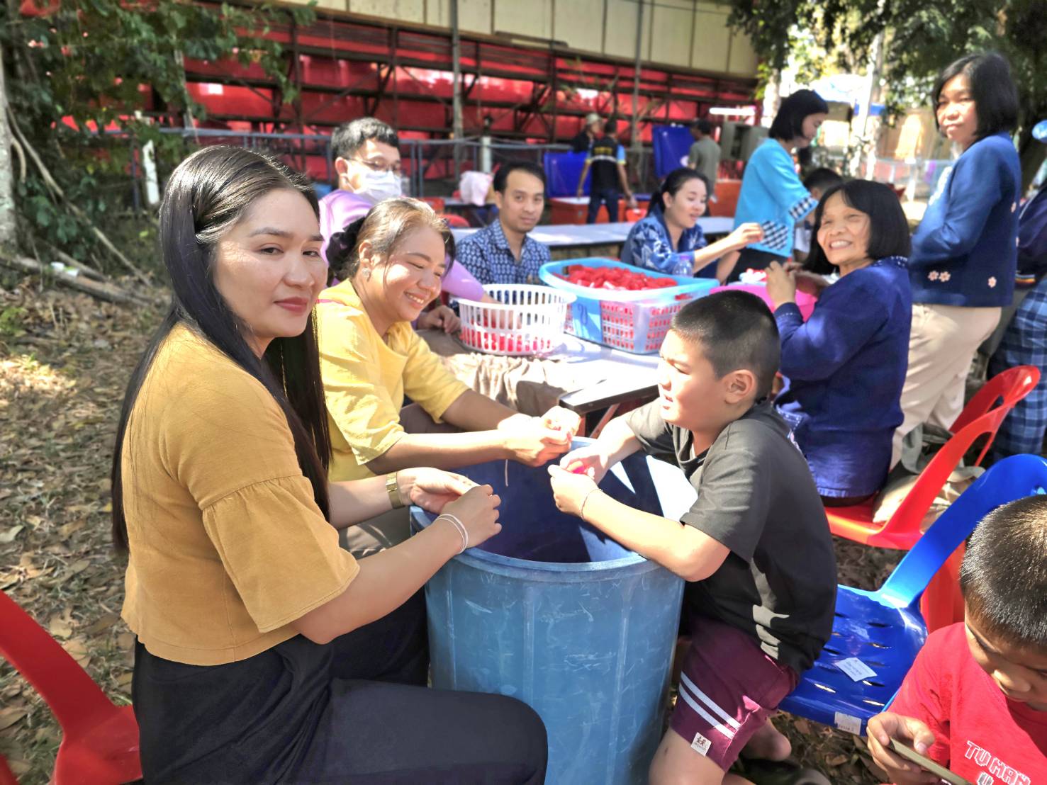 📢พช.สกลนคร : ร่วมกิจกรรมออกร้านมัจฉากาชาด ในงานรวมน้ำใจไทสกล จังหวัดสกลนคร ประจำปี 2568