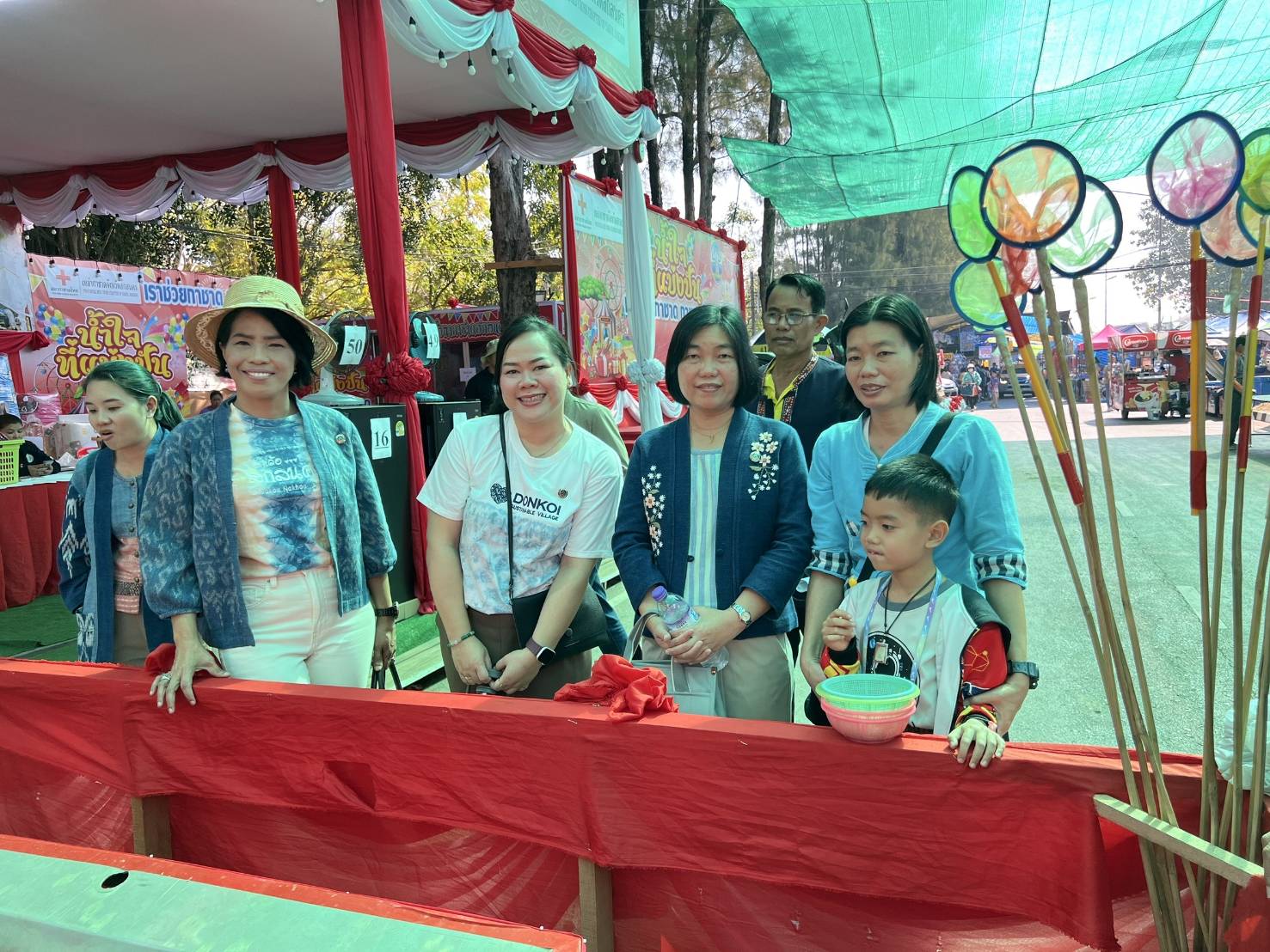 📢พช.สกลนคร : ร่วมกิจกรรมออกร้านมัจฉากาชาด ในงานรวมน้ำใจไทสกล จังหวัดสกลนคร ประจำปี 2568