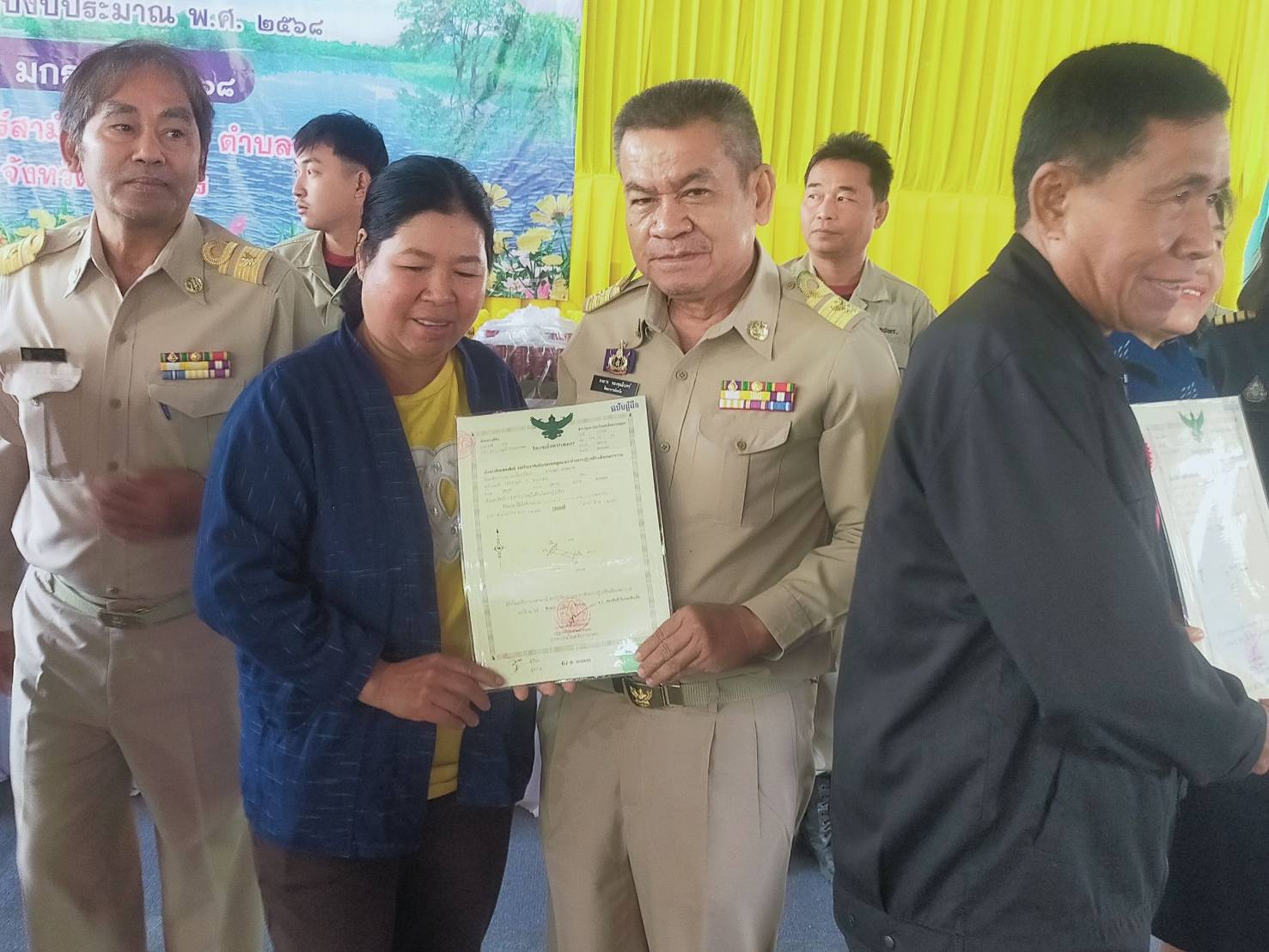 📢จังหวัดเคลื่อนที่ “บำบัดทุกข์ บำรุงสุข สร้างรอยยิ้มให้ประชาชน” ณ อำเภอกุดบาก สร้างการรับรู้ ป้องกันฝุ่น PM 2.5 และยาเสพติด