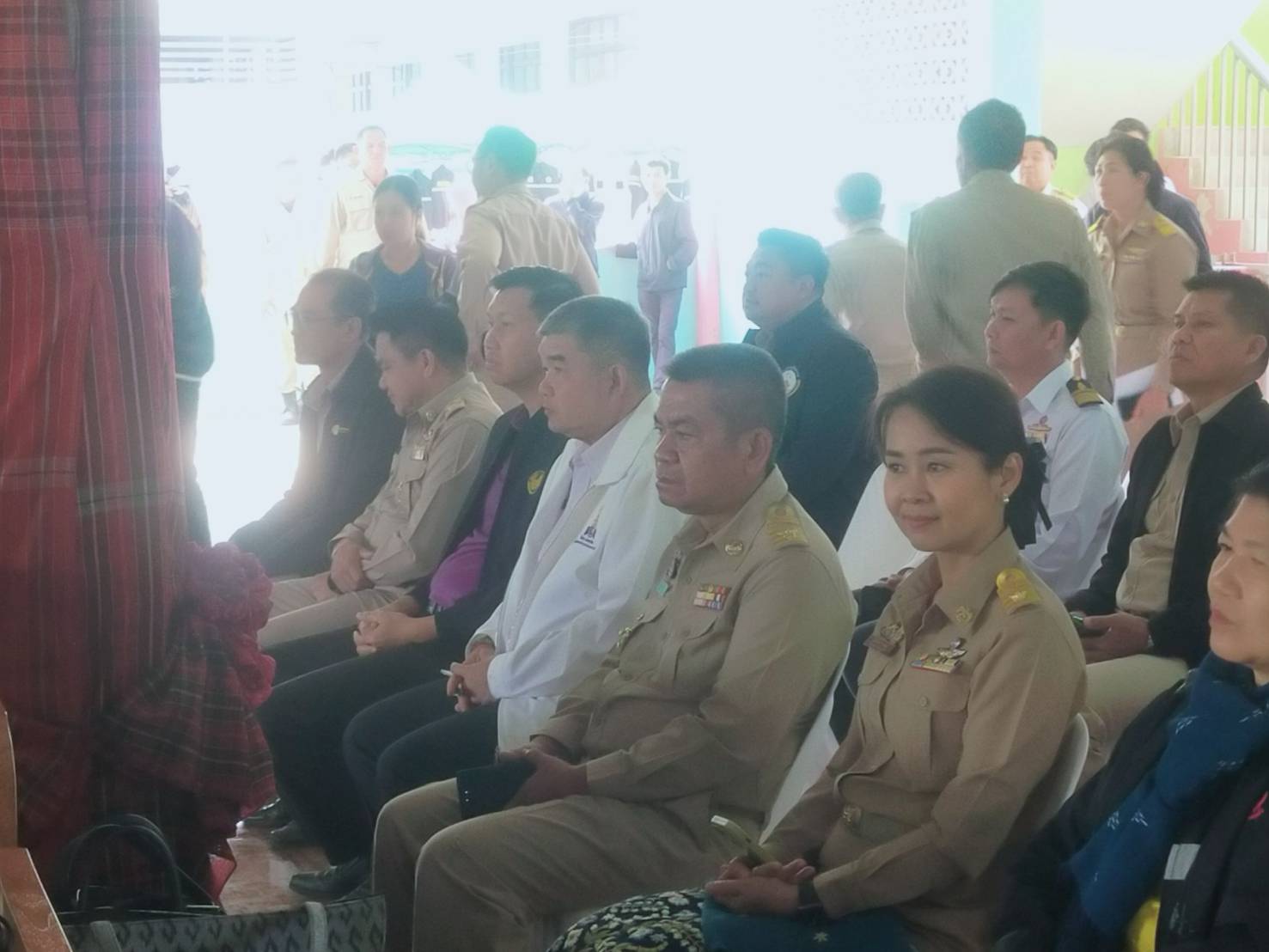 📢จังหวัดเคลื่อนที่ “บำบัดทุกข์ บำรุงสุข สร้างรอยยิ้มให้ประชาชน” ณ อำเภอกุดบาก สร้างการรับรู้ ป้องกันฝุ่น PM 2.5 และยาเสพติด