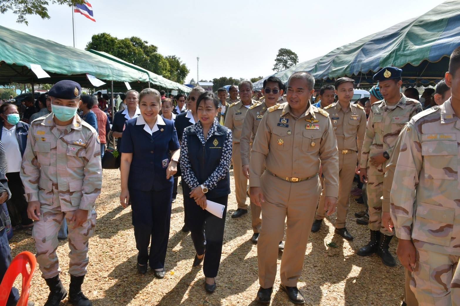 📢จังหวัดเคลื่อนที่ “บำบัดทุกข์ บำรุงสุข สร้างรอยยิ้มให้ประชาชน” ณ อำเภอกุดบาก สร้างการรับรู้ ป้องกันฝุ่น PM 2.5 และยาเสพติด