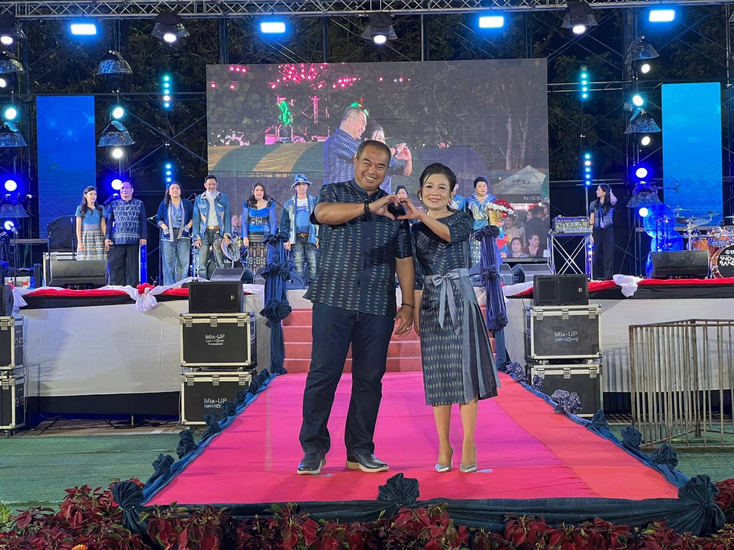 จังหวัดสกลนคร จัดเดินแบบแฟชั่น ” ผ้าไทยใส่ให้สนุก” ในงานรวมน้ำใจไทสกล จังหวัดสกลนคร ประจำปี 2568 ส่งเสริมผลิตภัณฑ์ชุมชน กลุ่มอาชีพ ให้เป็นที่รู้จัก สร้างรายได้สู่ชุมชน