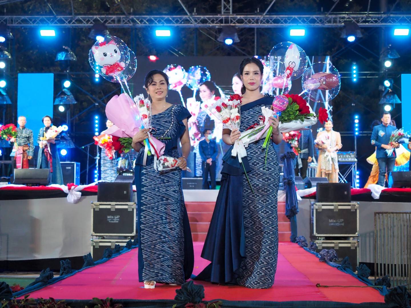 จังหวัดสกลนคร จัดเดินแบบแฟชั่น ” ผ้าไทยใส่ให้สนุก” ในงานรวมน้ำใจไทสกล จังหวัดสกลนคร ประจำปี 2568 ส่งเสริมผลิตภัณฑ์ชุมชน กลุ่มอาชีพ ให้เป็นที่รู้จัก สร้างรายได้สู่ชุมชน