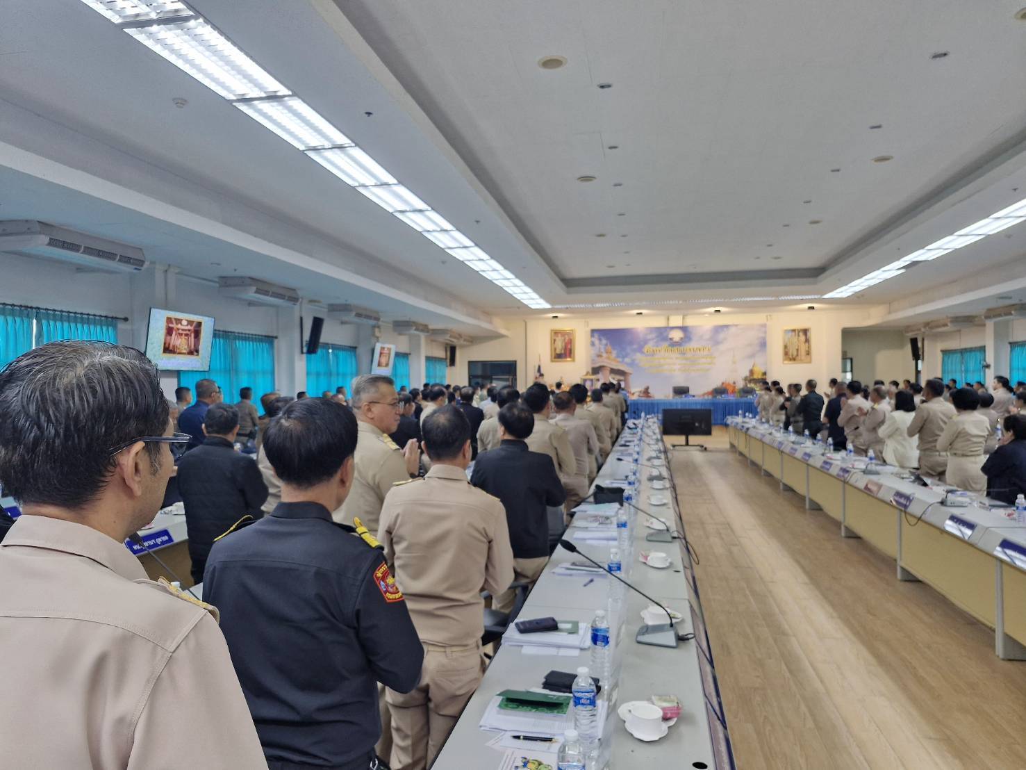 🏘พช.สกลนคร : ร่วมการประชุมคณะกรมการจังหวัดและหัวหน้าส่วนราชการประจำจังหวัดสกลนคร ประจำเดือน มกราคม 2568