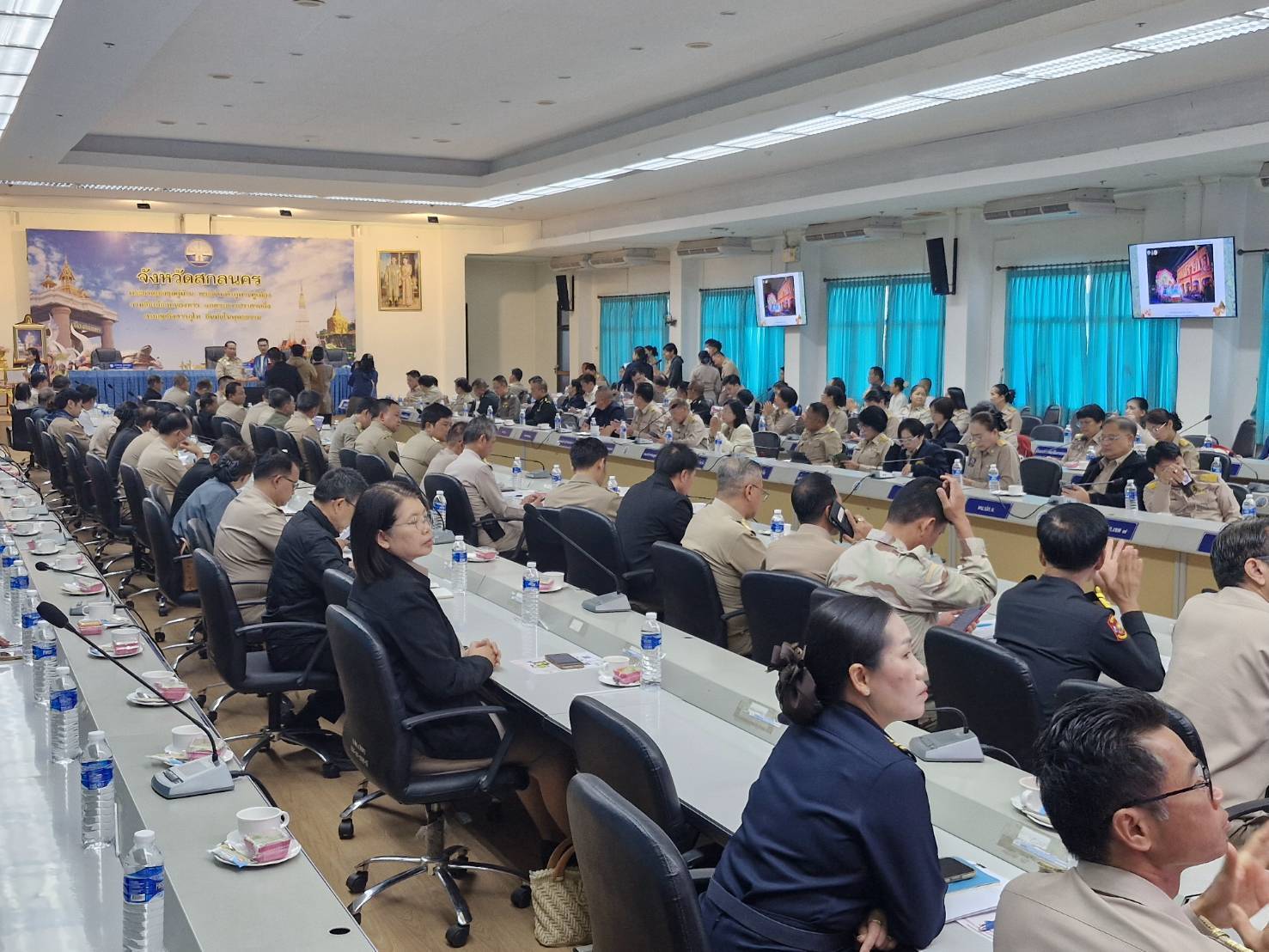 🏘พช.สกลนคร : ร่วมการประชุมคณะกรมการจังหวัดและหัวหน้าส่วนราชการประจำจังหวัดสกลนคร ประจำเดือน มกราคม 2568