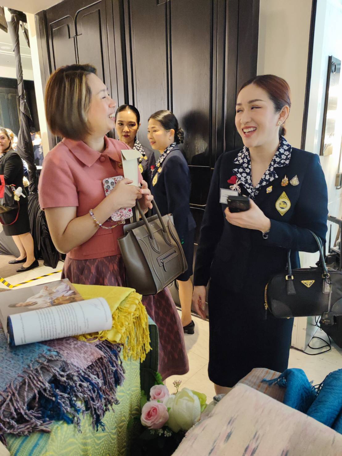 🏘พช.สกลนคร:จัดนิทรรศการ “ผ้าไทย ใส่ให้สนุก” ในการประชุมใหญ่สามัญสมาคมแม่บ้านมหาดไทย ประจำปี 2568