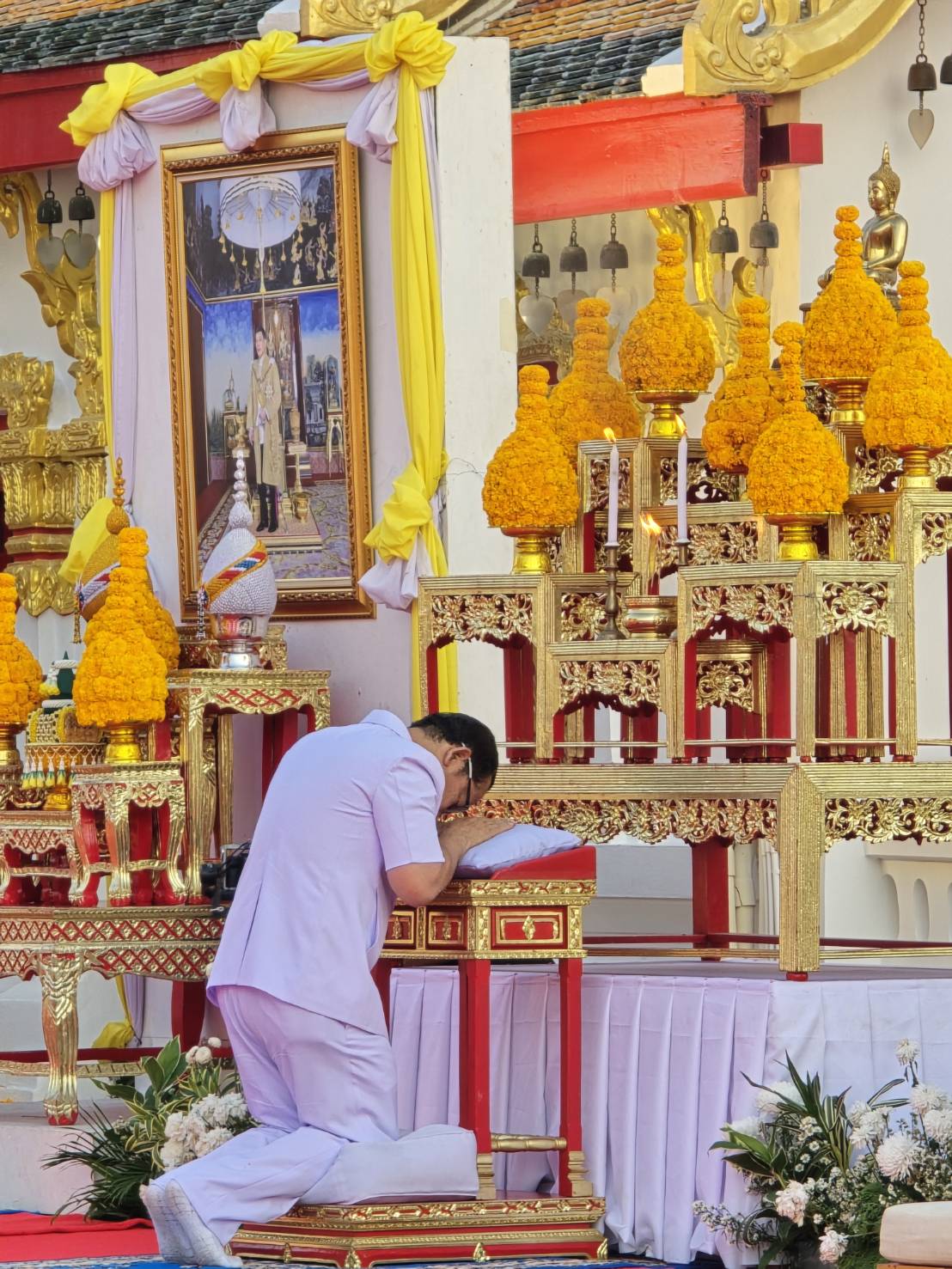 📢ผู้ว่าราชการจังหวัดสกลนคร นำพุทธศาสนิกชน ร่วมฟังธรรมเทศนา ทำวัตรสวดมนต์เย็น และเวียนเทียนเนื่องในวันมาฆบูชา ณ วัดพระธาตุเชิงชุมวรวิหาร จังหวัดสกลนคร